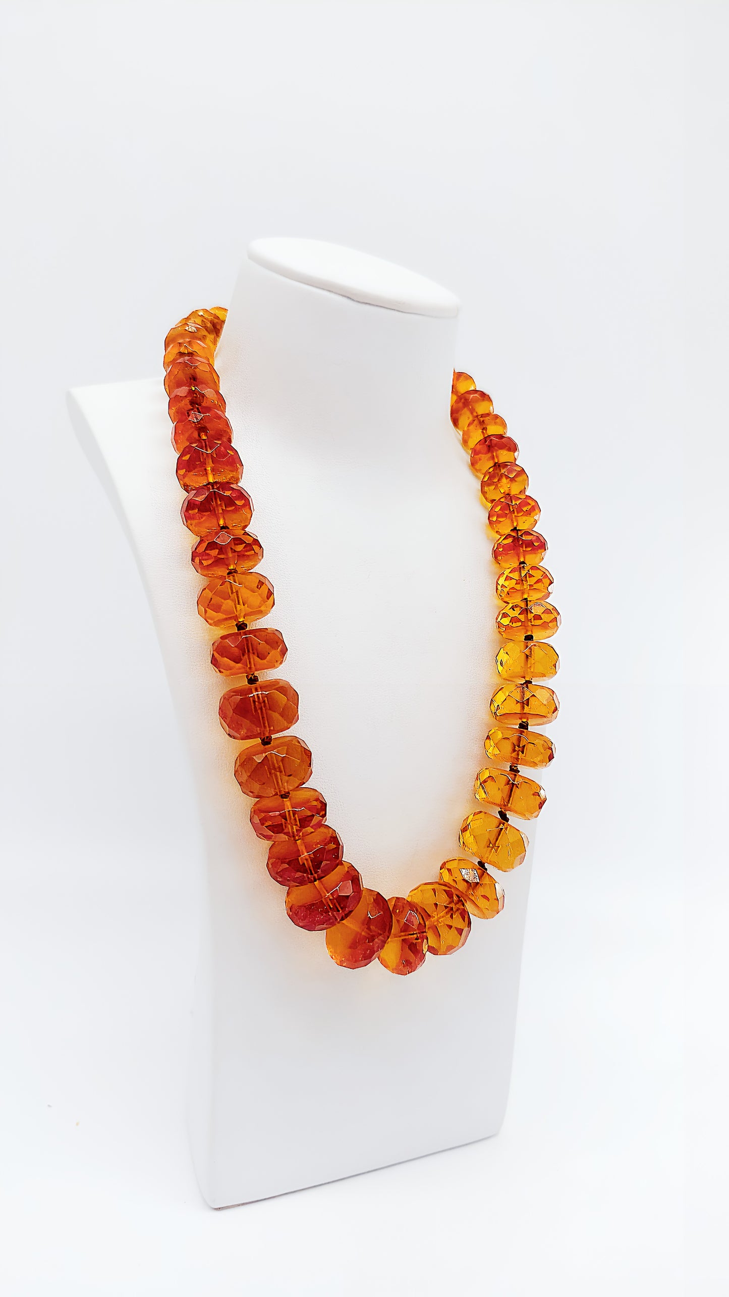 Naturbelassene Bernstein Kette – einzigartiges Design