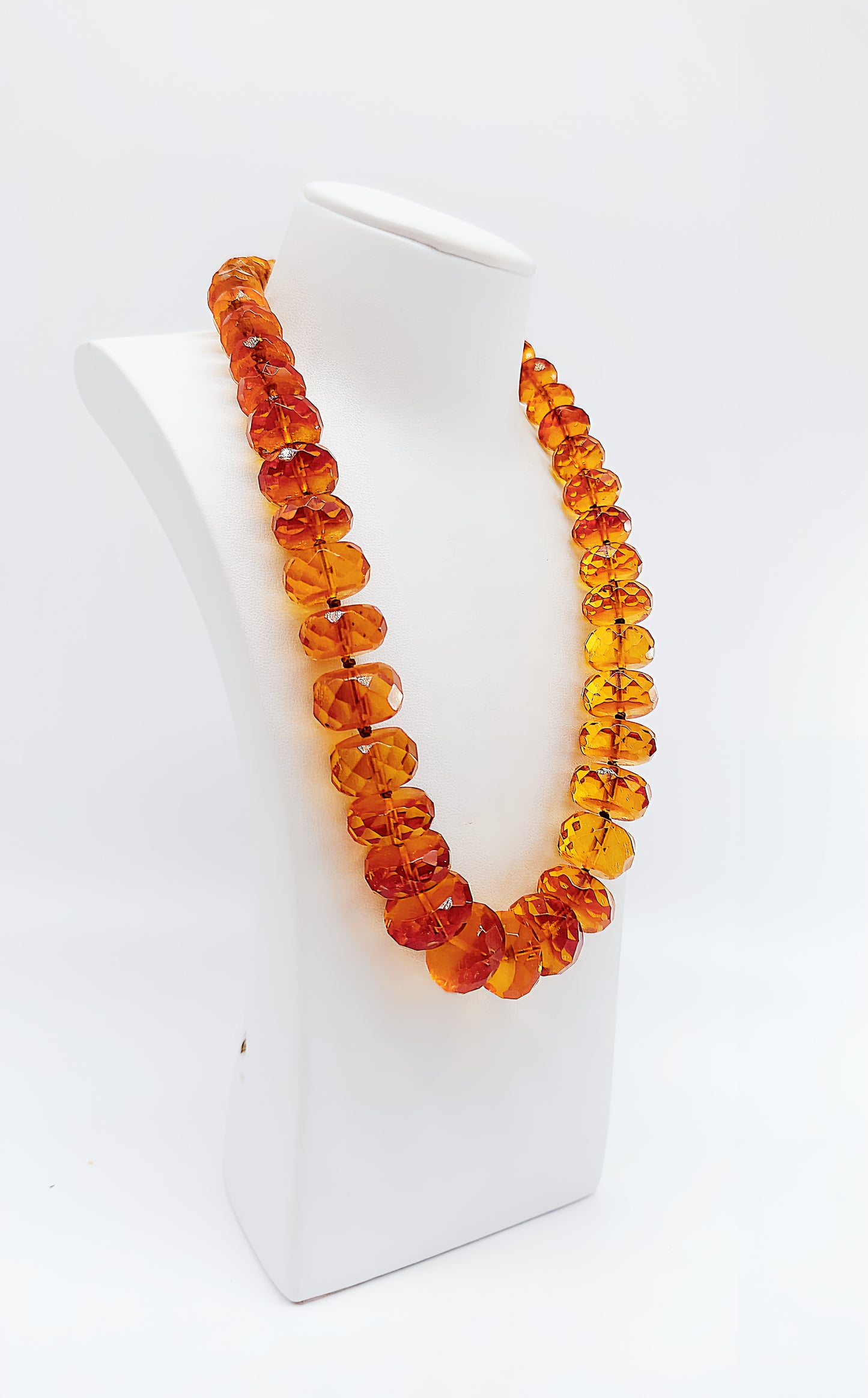 Naturbelassene Bernstein Kette – einzigartiges Design