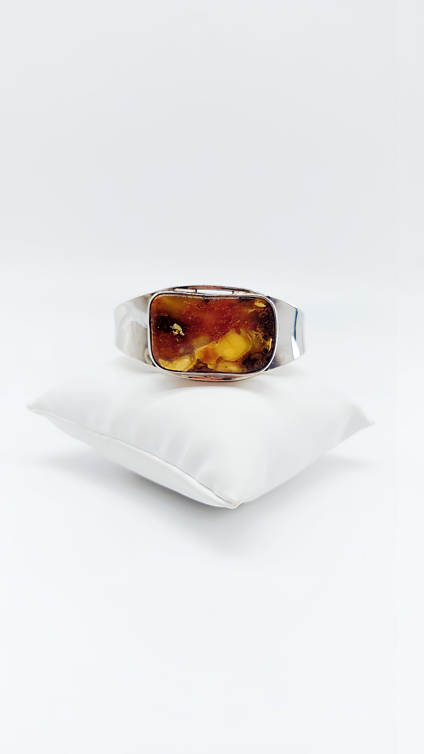 Bangle with genuine amber – handmade & high quality