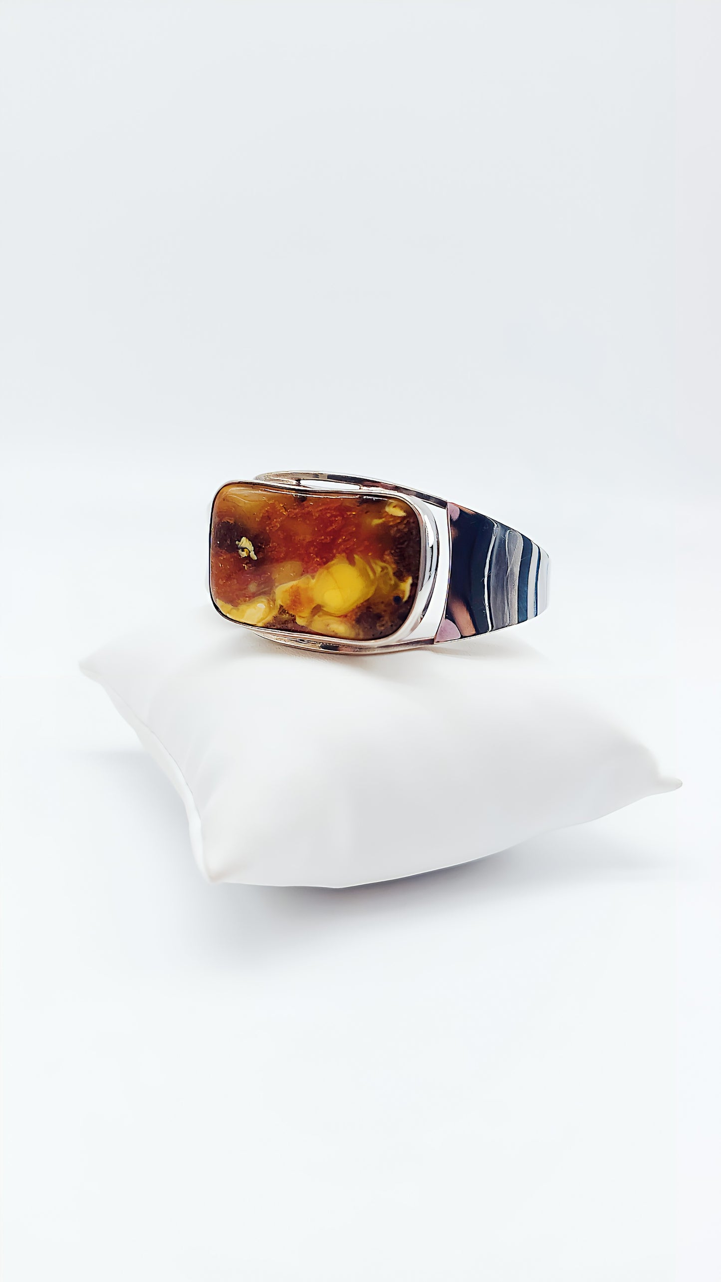 Bangle with genuine amber – handmade & high quality