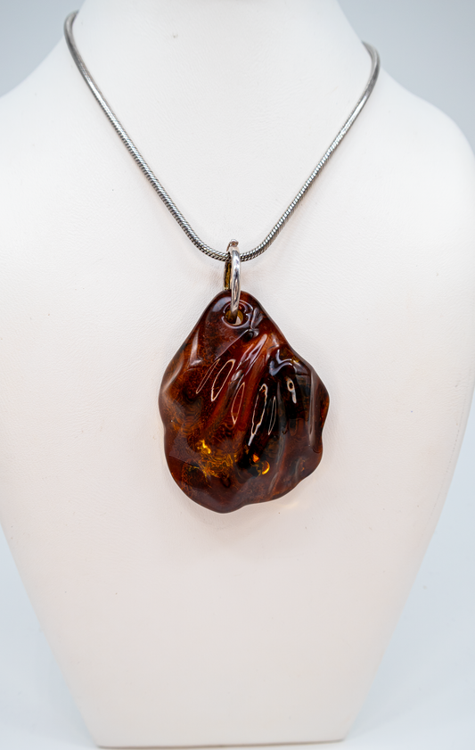 Unique pendant amber silver – extraordinary