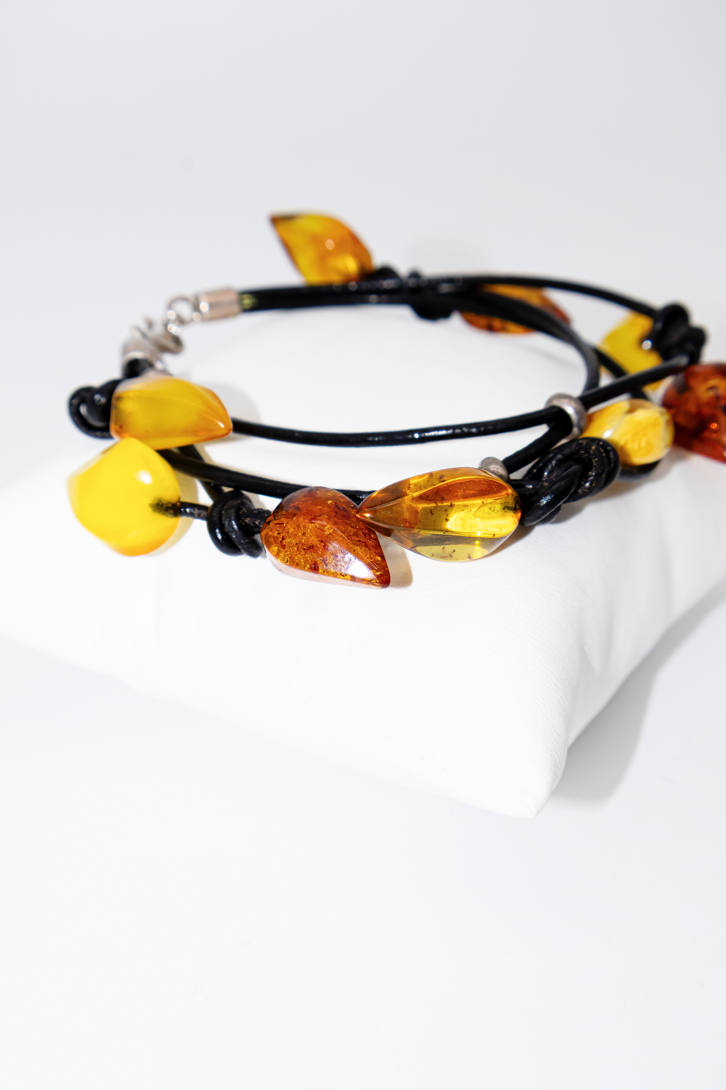 Lederarmband mit echtem Bernstein – Schmuck Damen