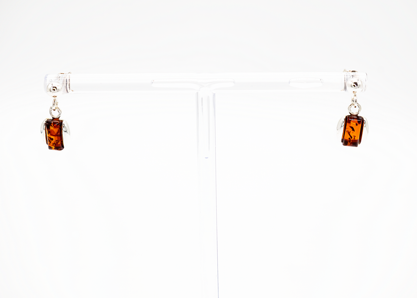 Mini earrings with green amber – stylish & modern
