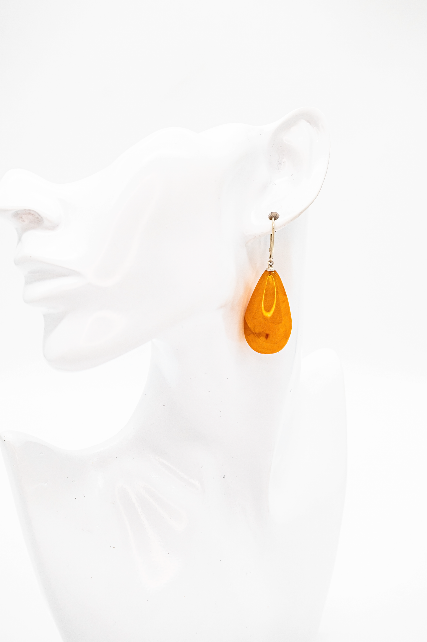 Handmade amber earrings – drop shape in honey tone