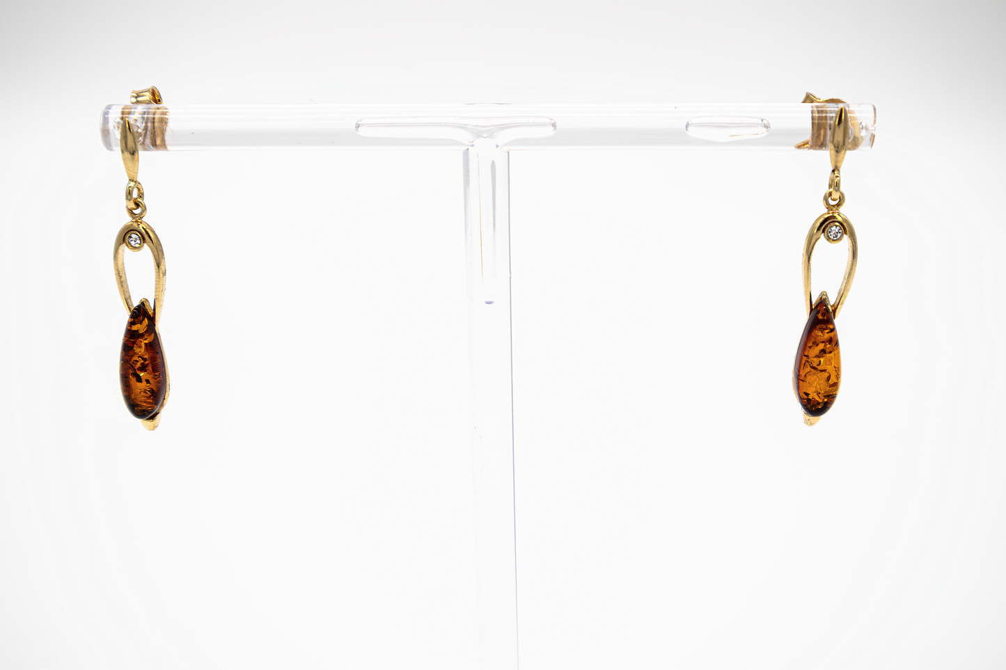 Exclusive amber earrings – elegant & handmade