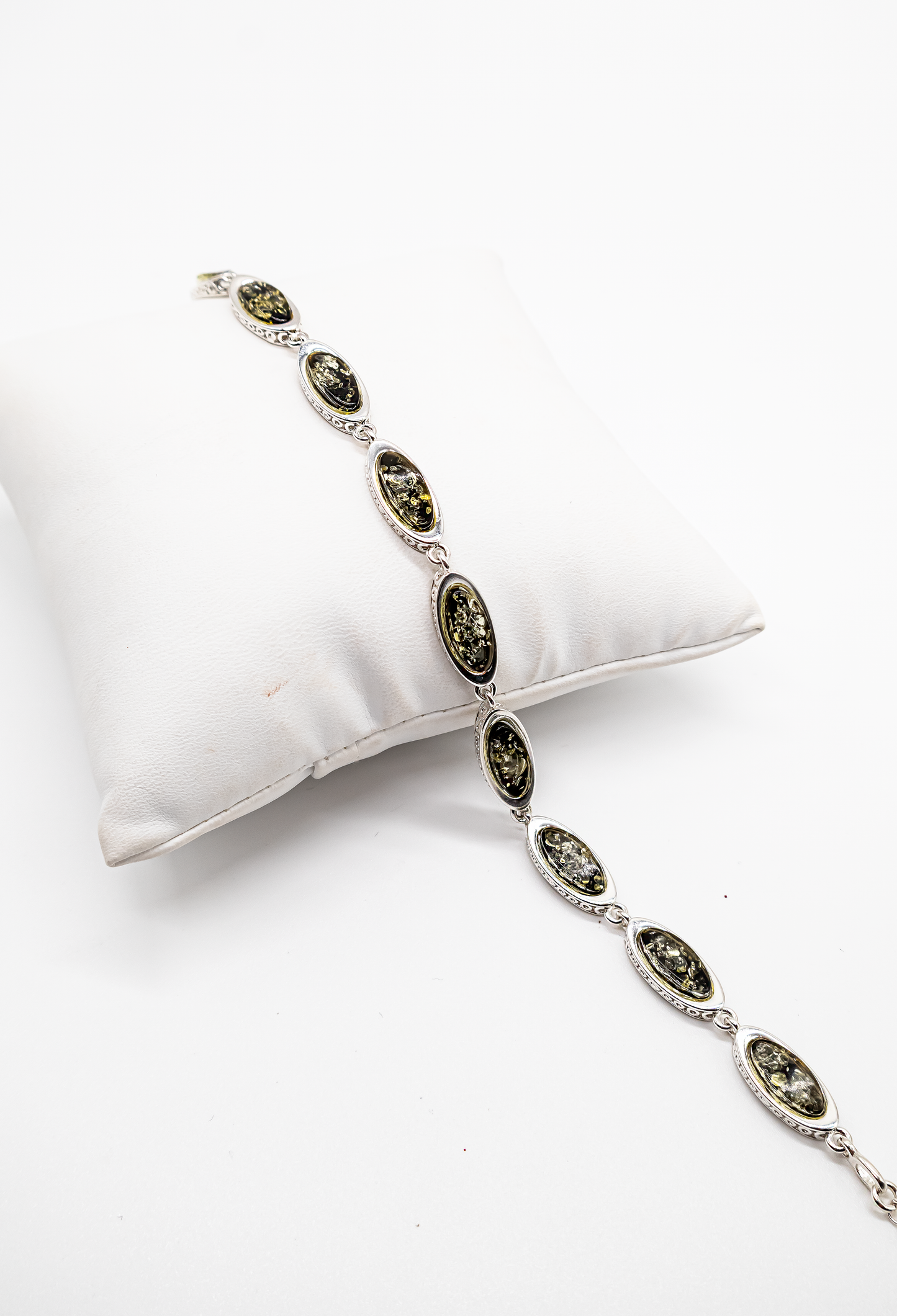 Silver bracelet with green amber – a unique piece made of 925 silver