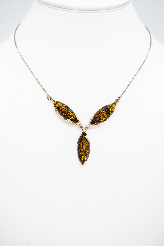 Silver necklace with amber – elegant necklace for women