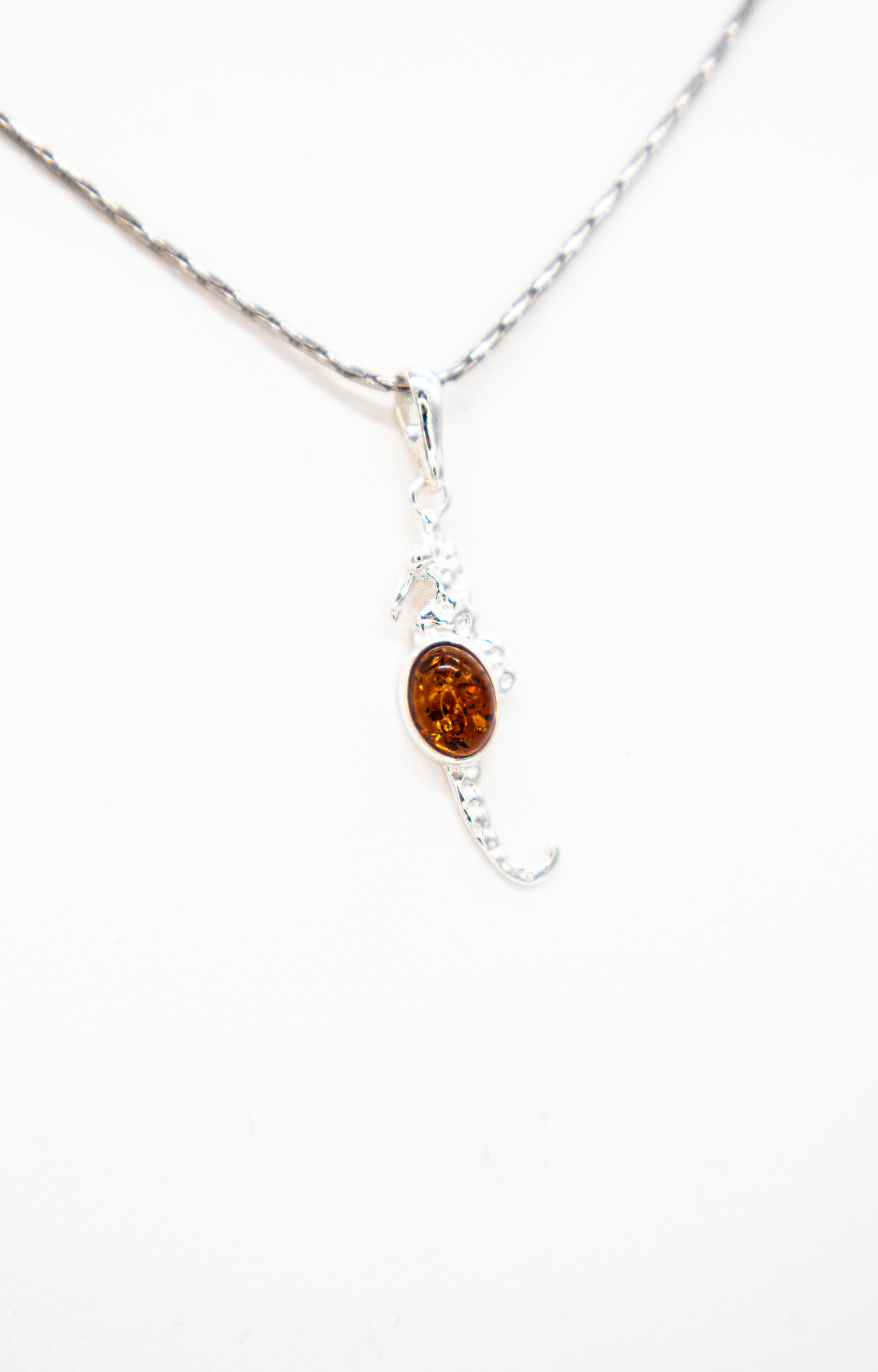 Children's & women's pendant amber – cute seahorse motif