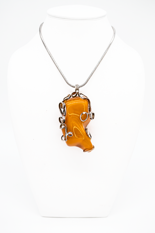 Handcrafted Rügen – Amber pendant in 925 silver