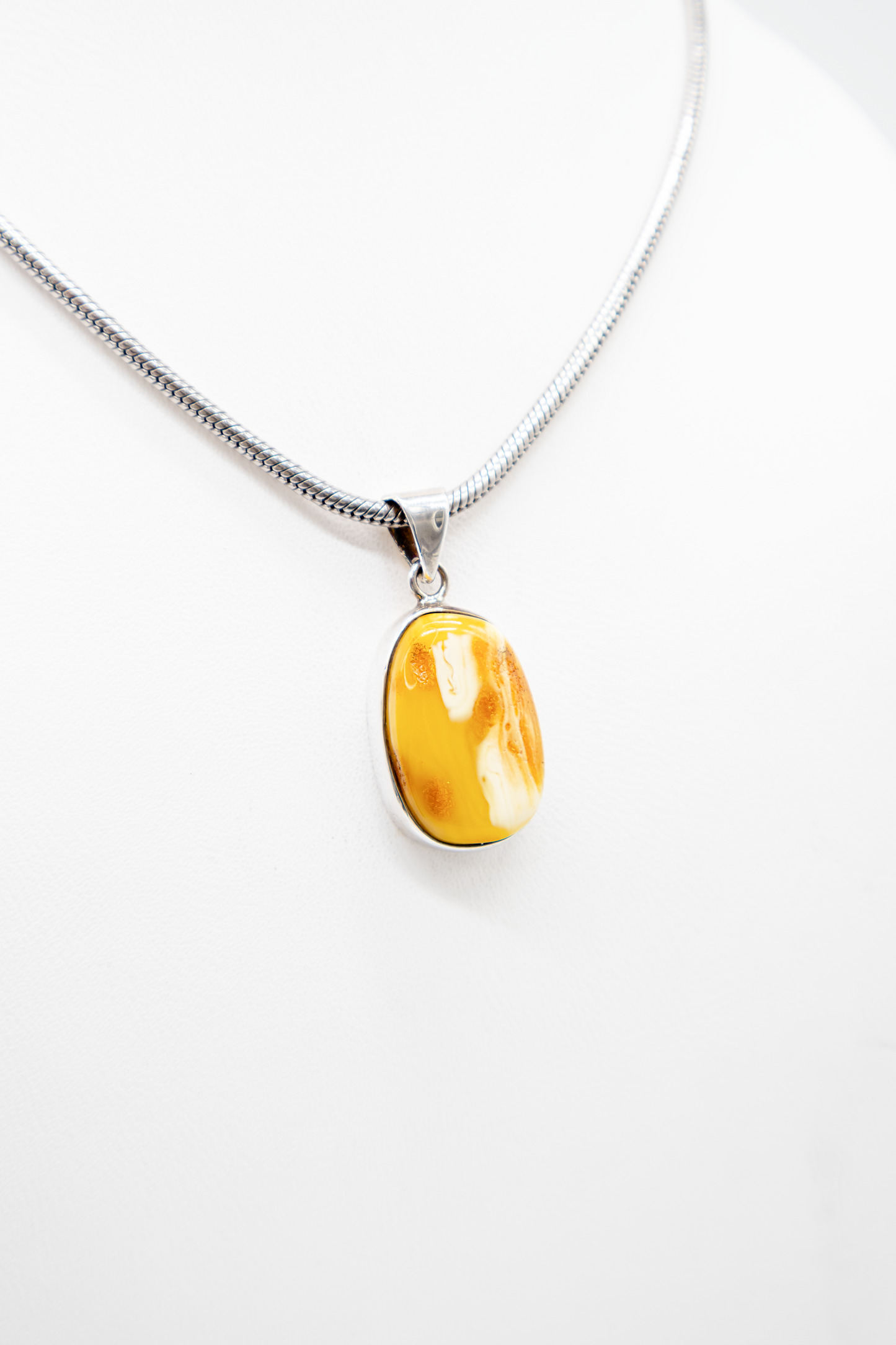 Orange Bernsteinanhänger Oval Naturstein Silber