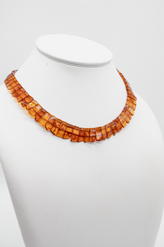 Collier en ambre fait main – design unique