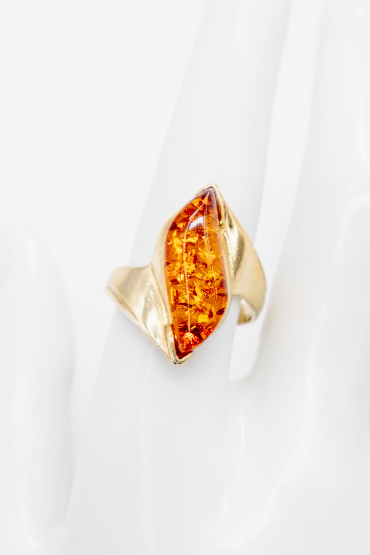 Gold-plated amber ring made of 925 sterling silver – Modern statement ring, unique piece