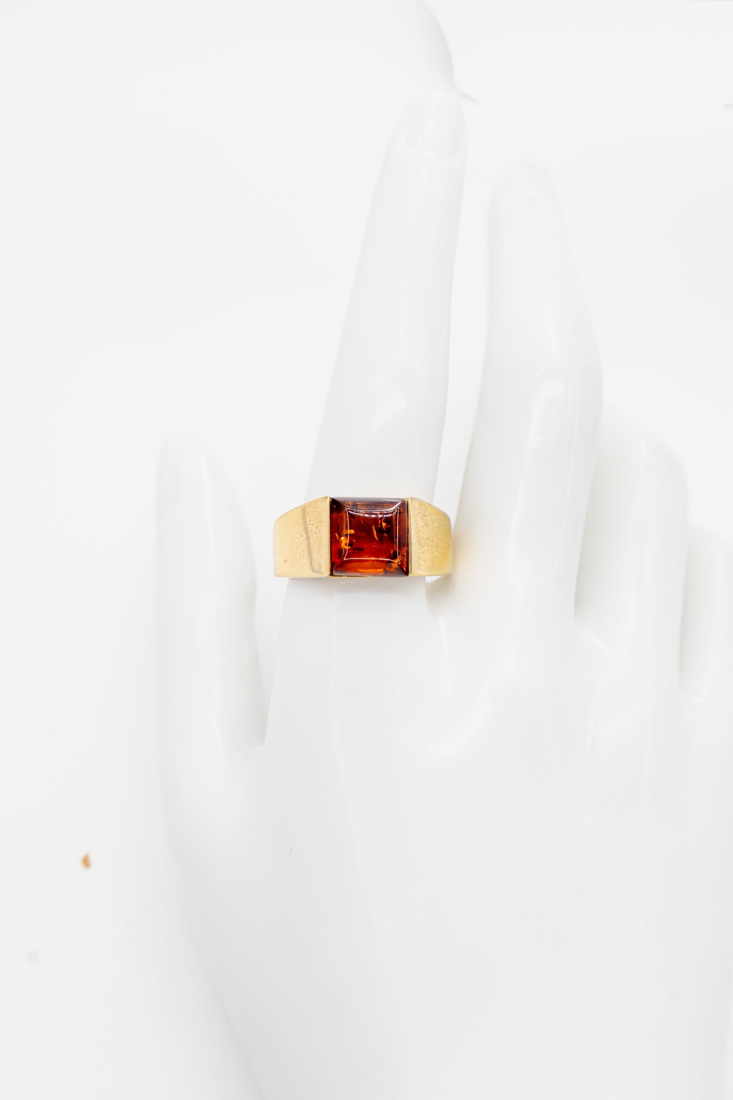 Men's amber ring – striking design