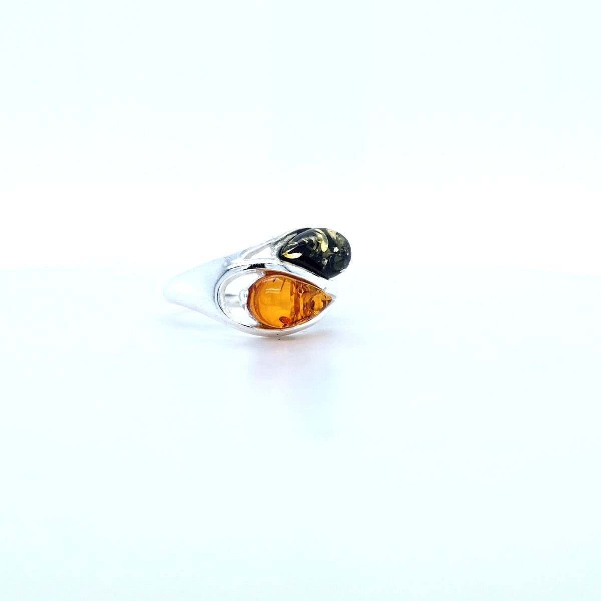 Fijne designring met gele en rode barnsteen