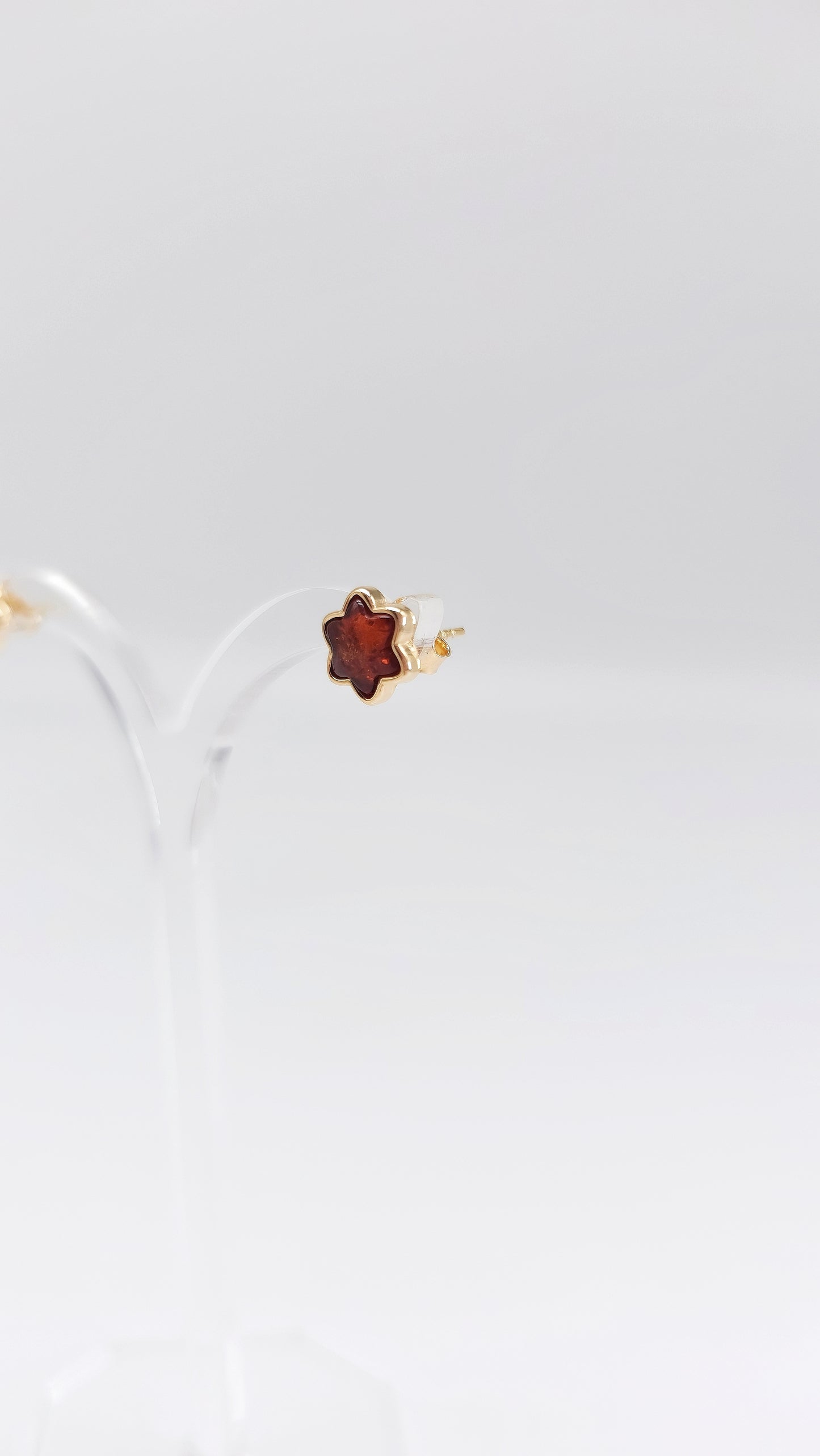Florale Bernstein-Ohrstecker für jeden Anlass