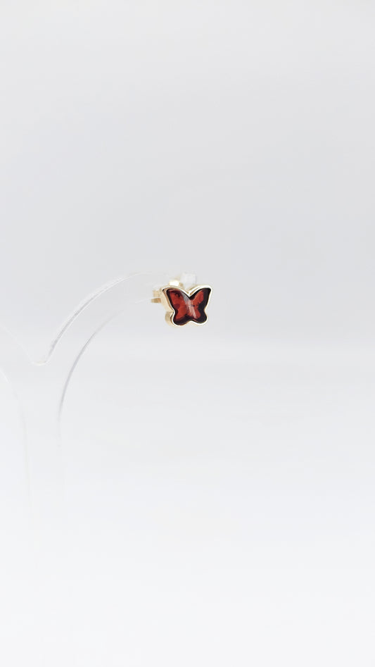 Butterfly magic: amber in a golden design