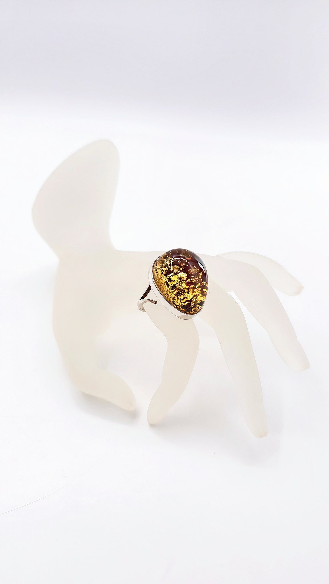 Timelessly beautiful: Adjustable amber ring