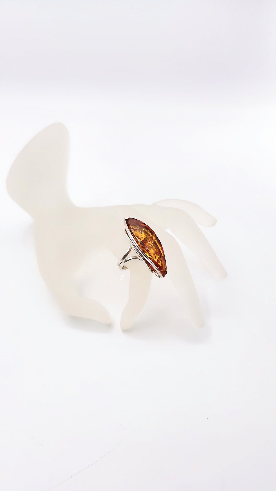 Nature meets luxury: 925 silver ring