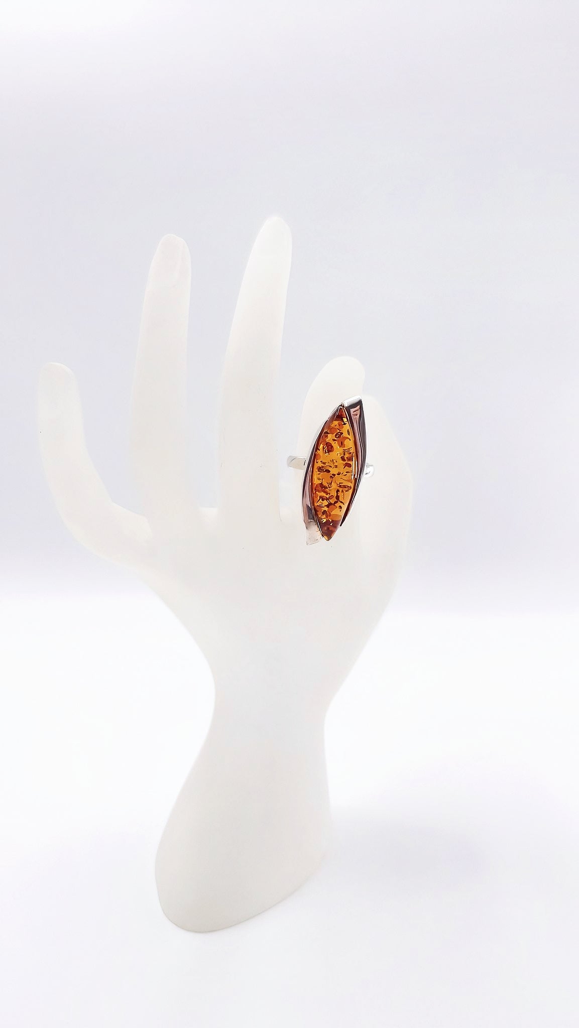 Eleganter Bernsteinring aus 925er Silber – Einzigartiges Design