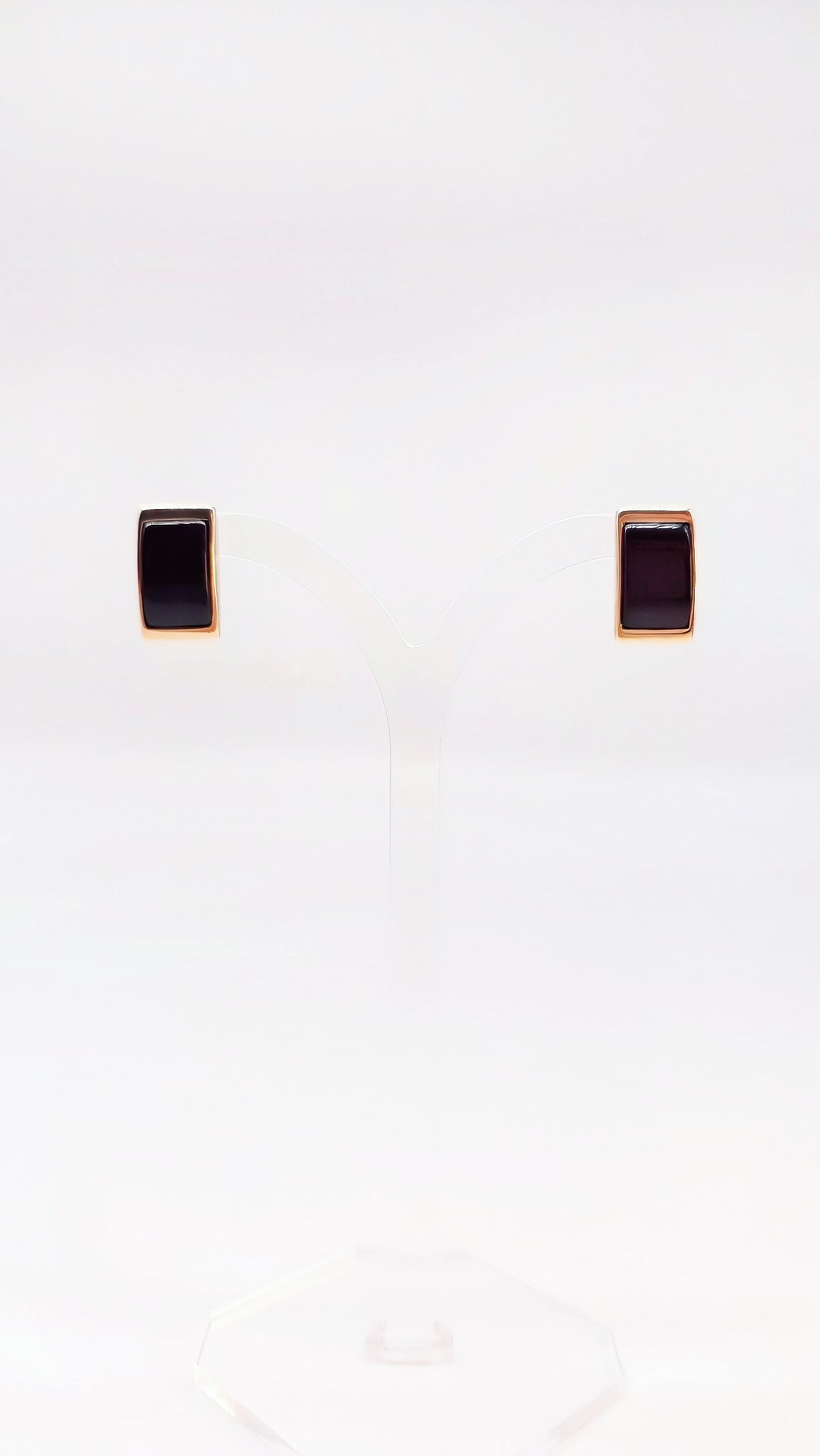 Ohrstecker mit rotem Bernstein – Stilvoll und zeitlos im Design