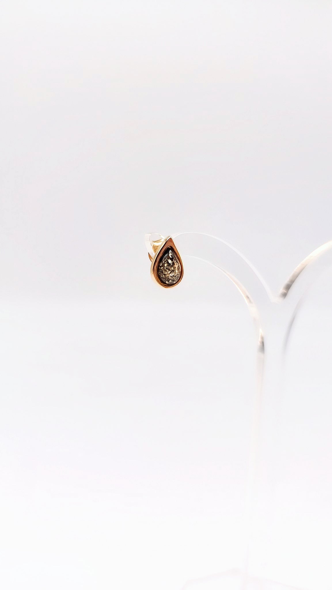 Elegante Bernstein-Ohrstecker in Tropfenform – Vergoldetes Silber