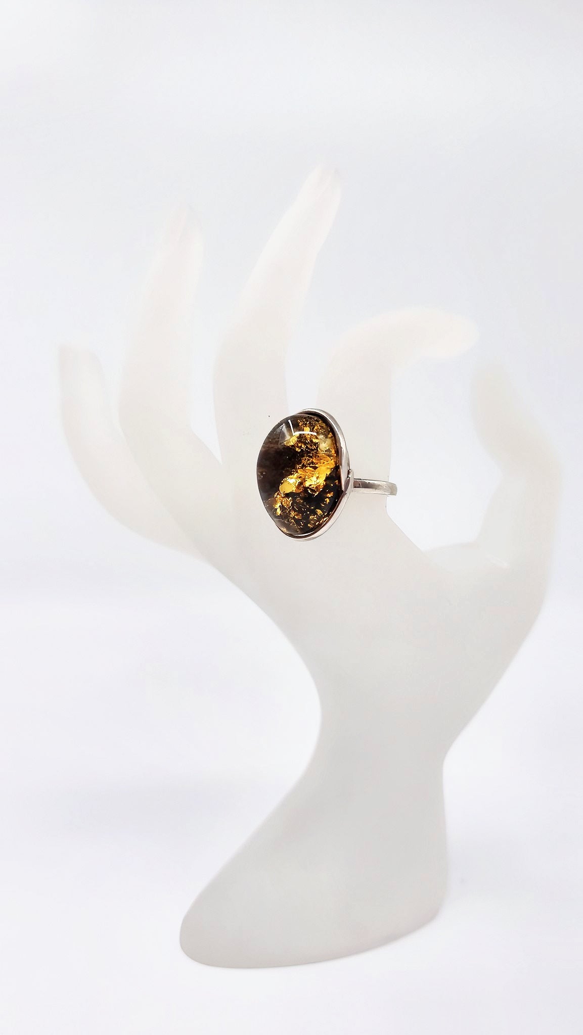 Handgefertigter Schmuck – Grüner Bernsteinring mit 925er Sterlingsilber