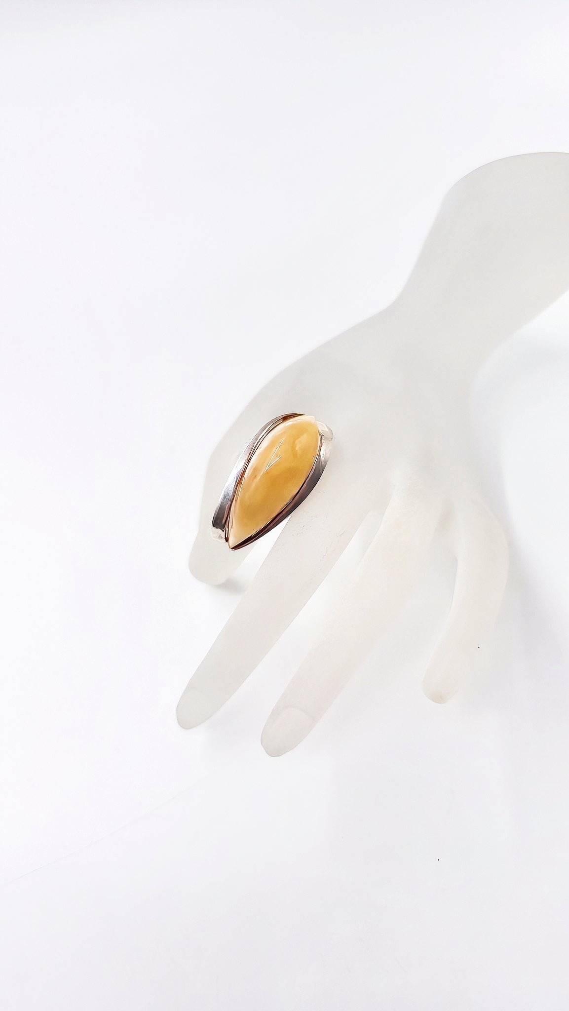 Handgefertigter Ring mit echtem Bernstein & Silber