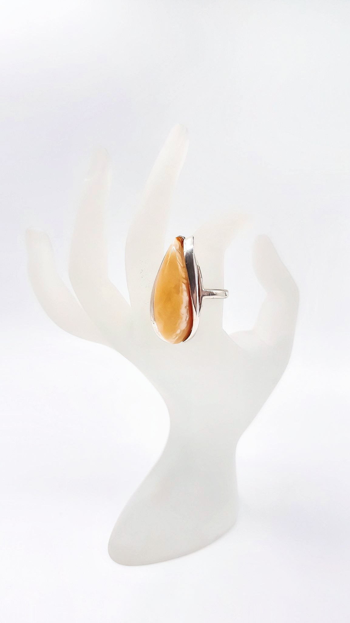 Handgefertigter Ring mit echtem Bernstein & Silber