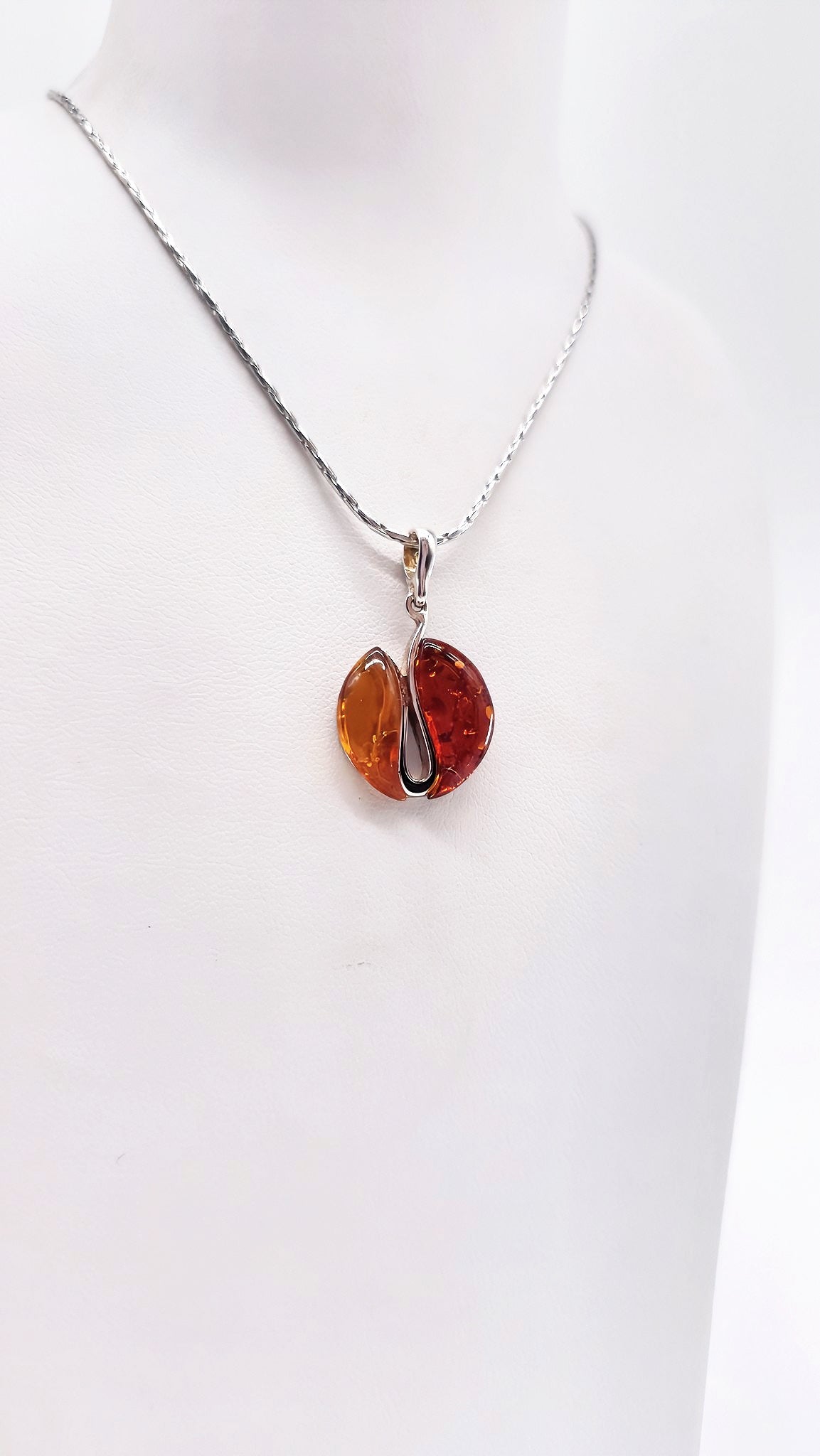 Natural amber pendant with chain – a perfect gift