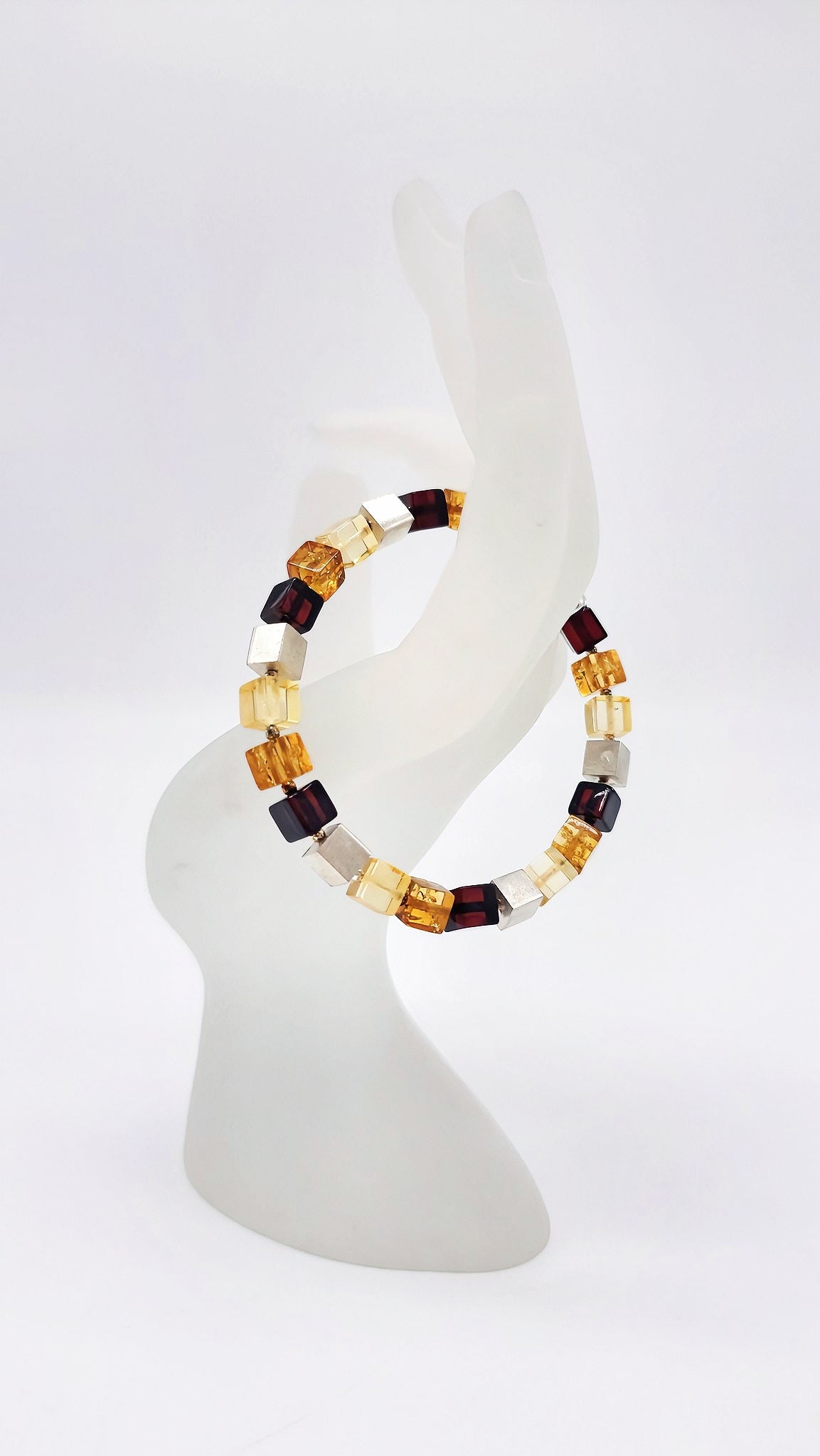 Goldbraunes Bernsteinarmband – stilvoll & einzigartig