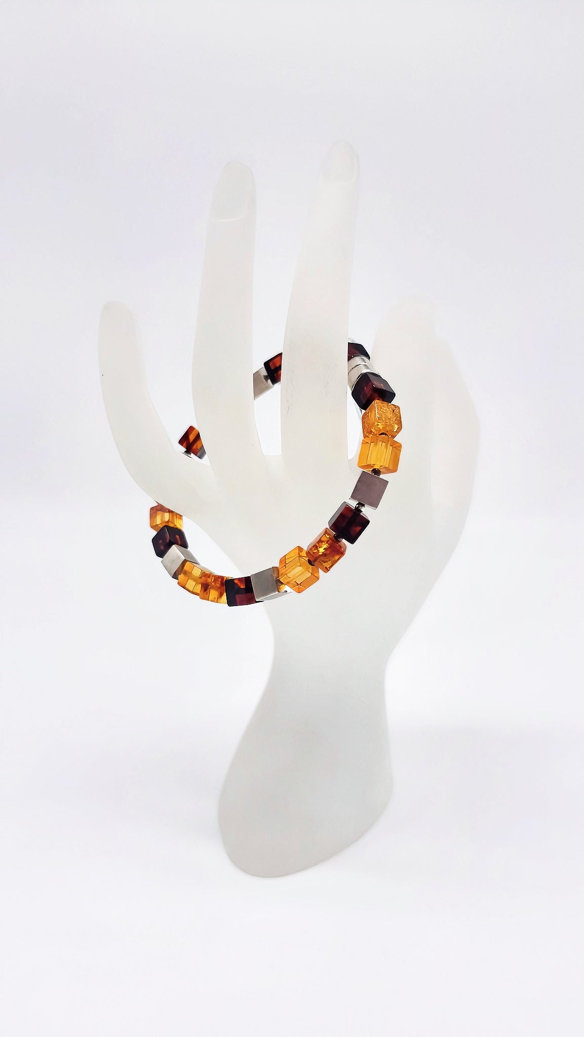 Goldbraunes Bernsteinarmband – stilvoll & einzigartig