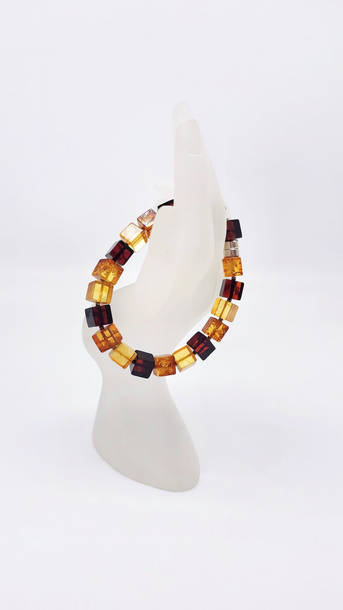 Goldbraunes Bernsteinarmband – stilvoll & einzigartig