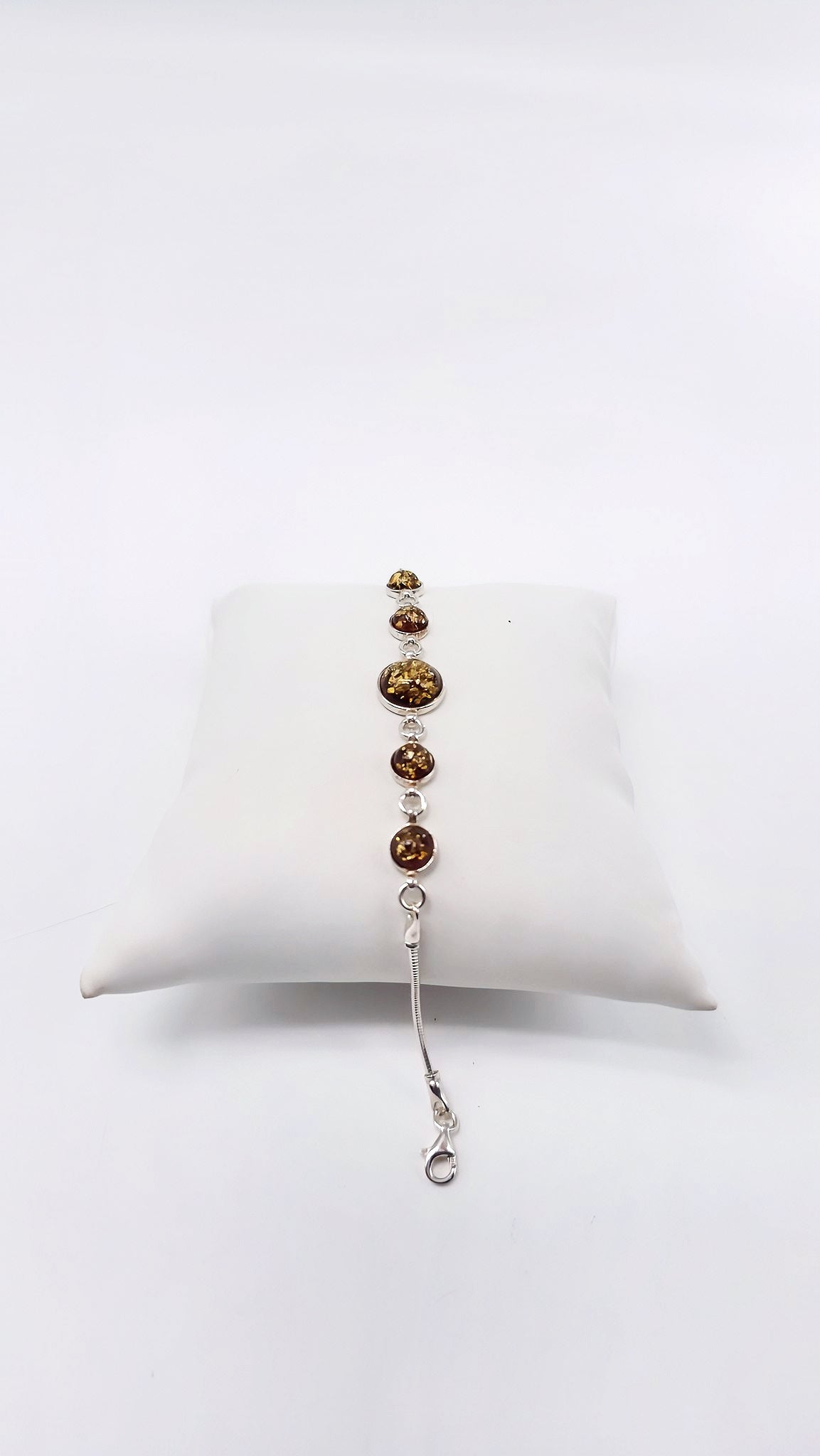 Designer Armband mit einzigartigem grün-orangem Bernstein