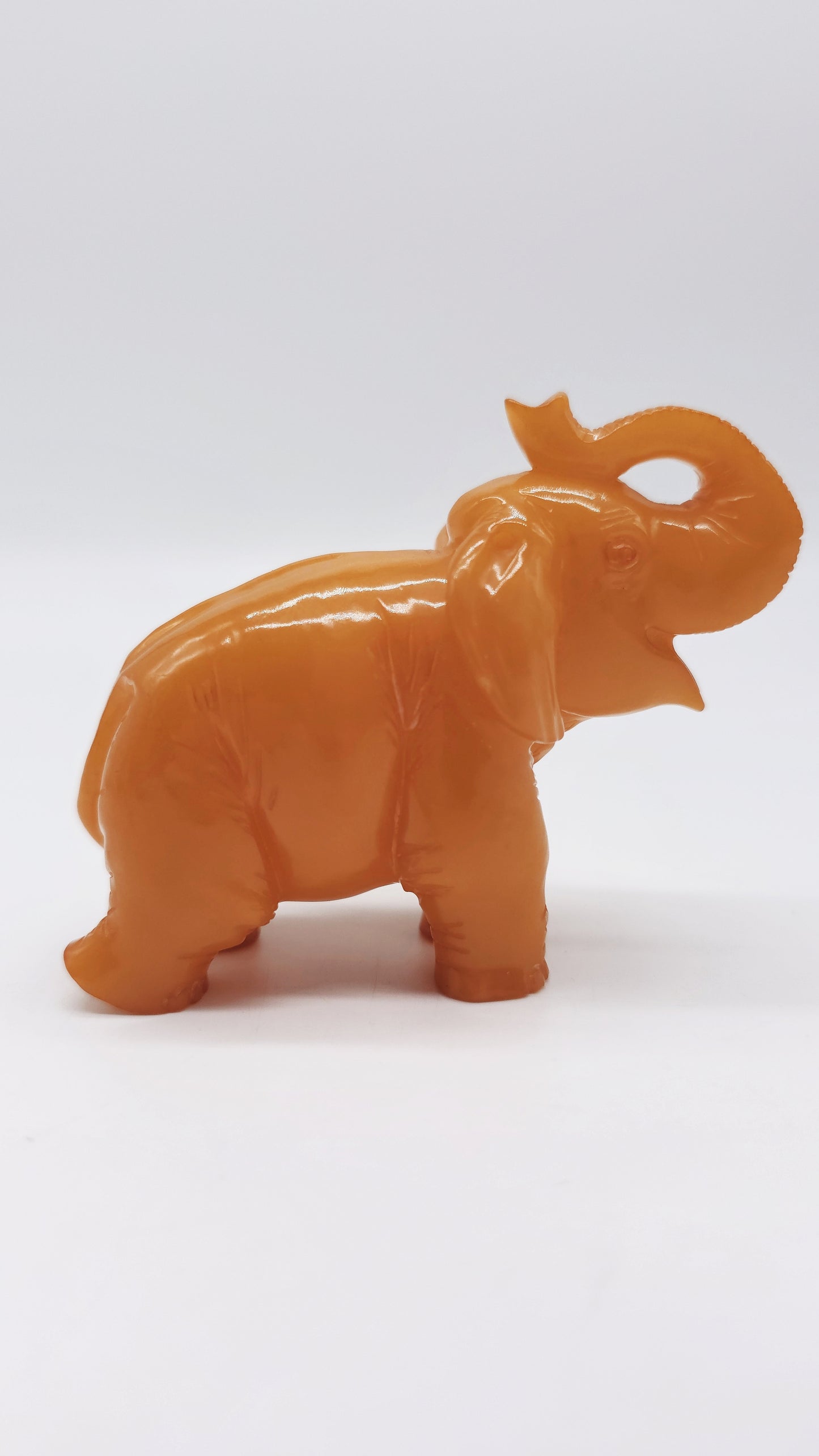 Handgeschnitzte Bernsteinfigur Elefant 6 cm – Symbol für Glück