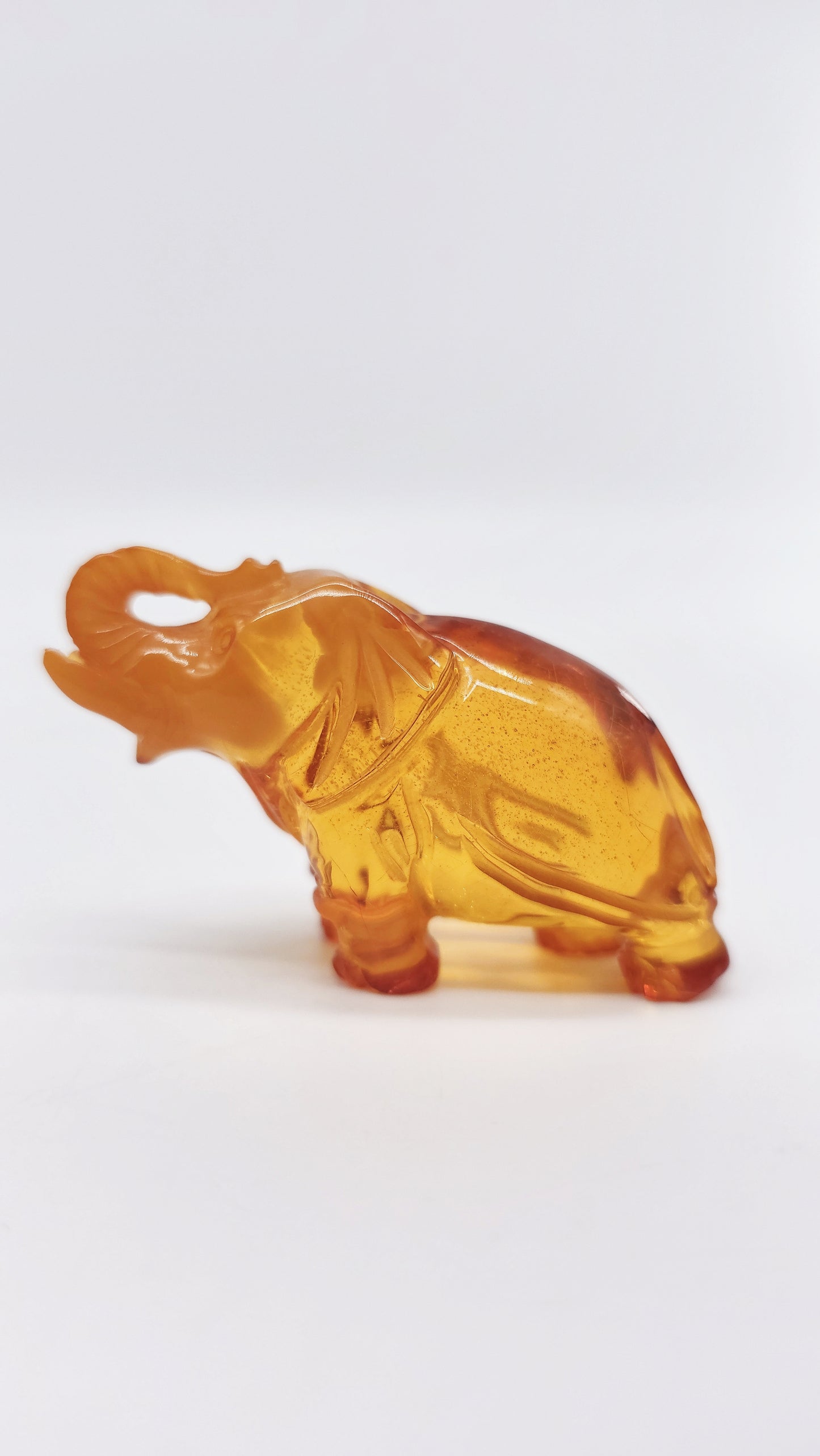 Glücksbringer: Elefant aus edlem Bernstein