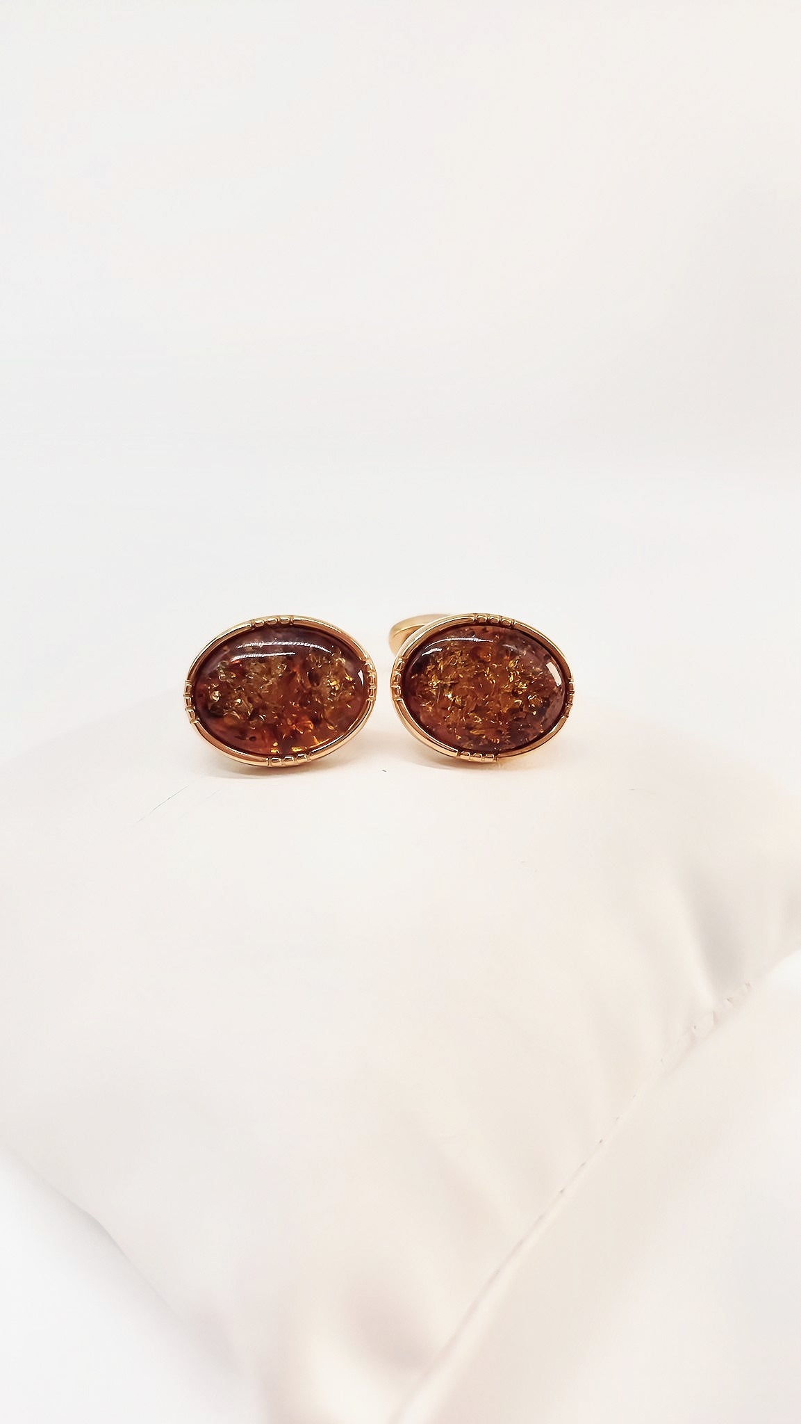 Golden amber cufflinks – classic & timeless