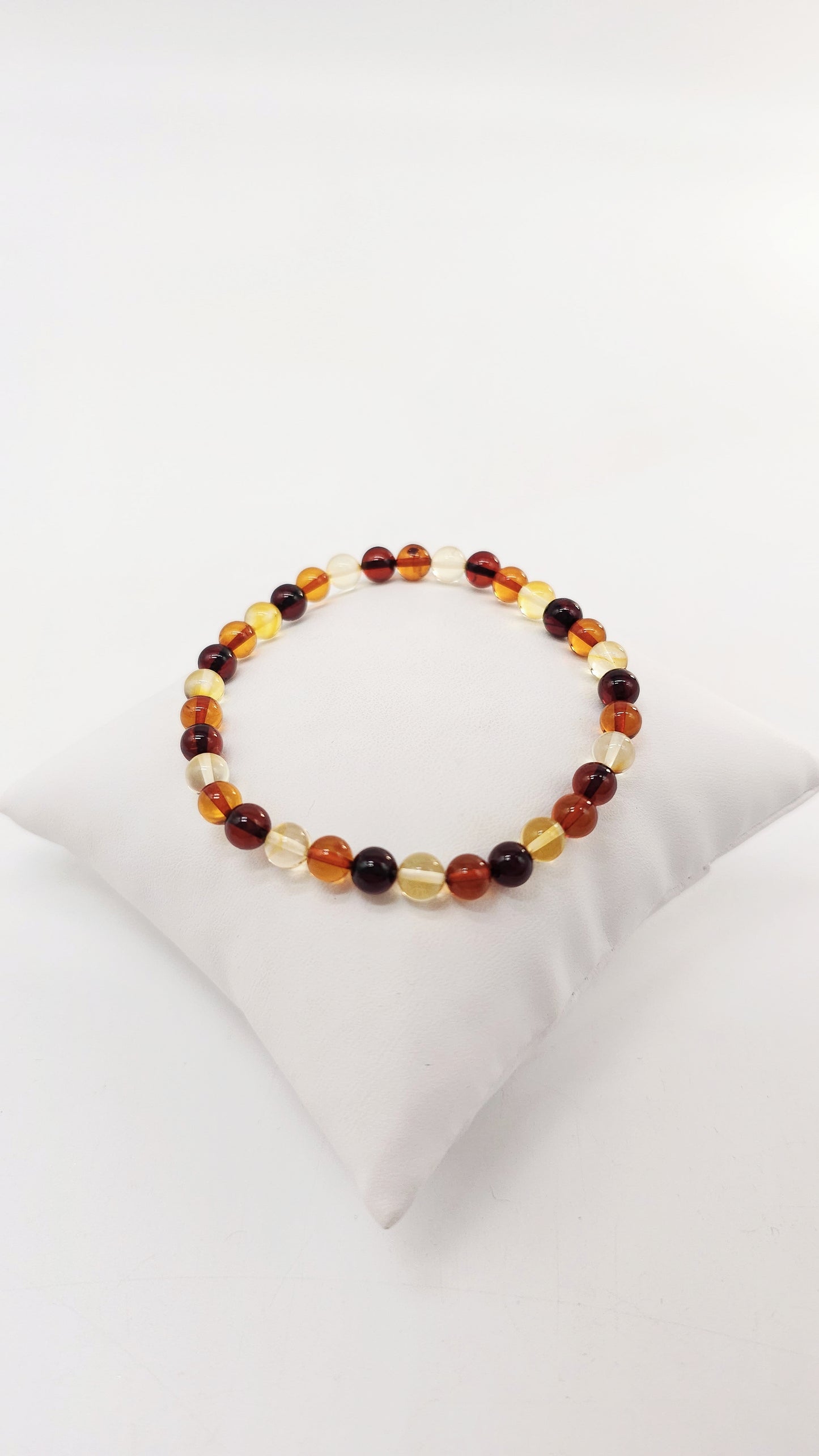 Elegant ladies' bracelet with colorful natural amber