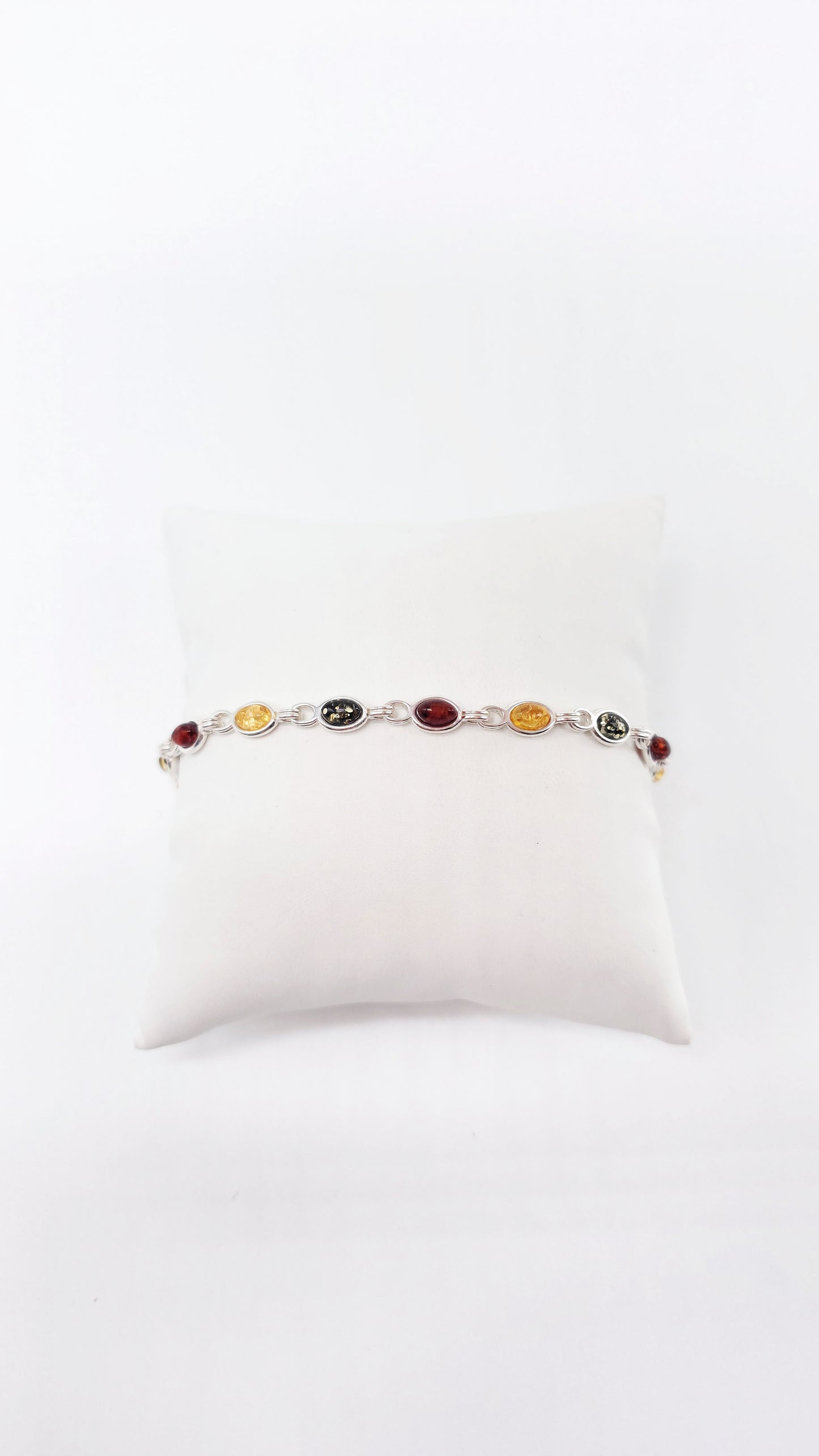 Fine silver bracelet with amber elements