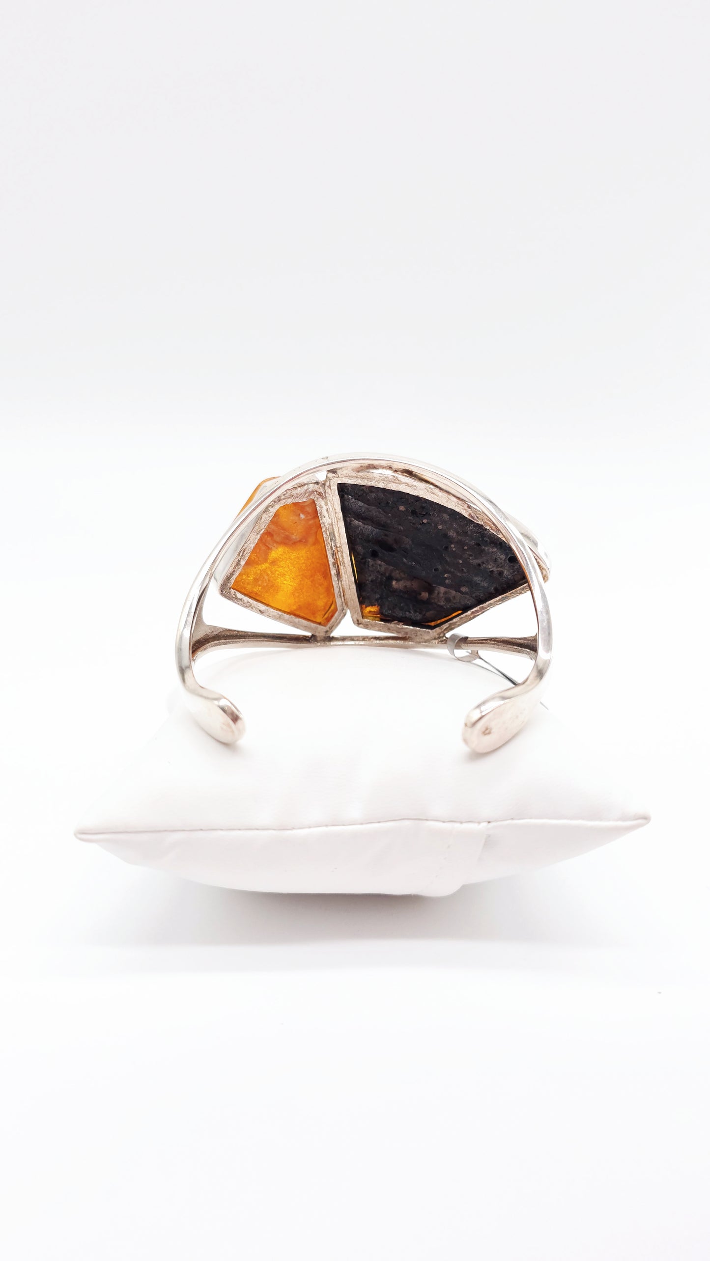 Silberarmband Damen mit großem Bernstein – Unikat Schmuck