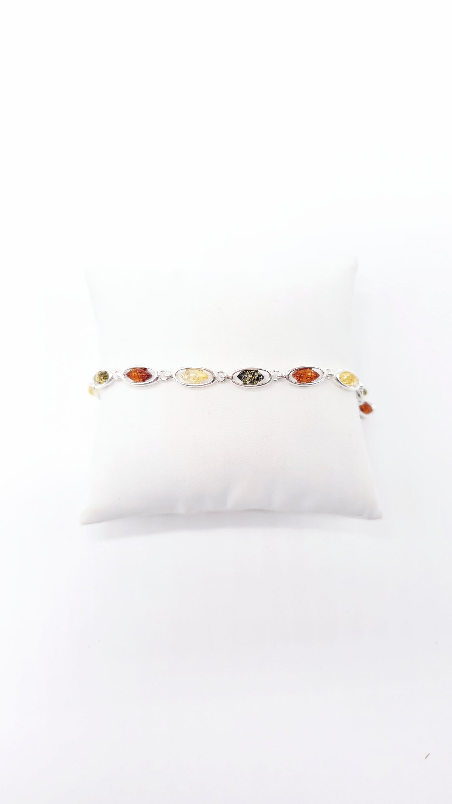 Silberarmband mit farbigem Bernstein – einzigartiger Schmuck