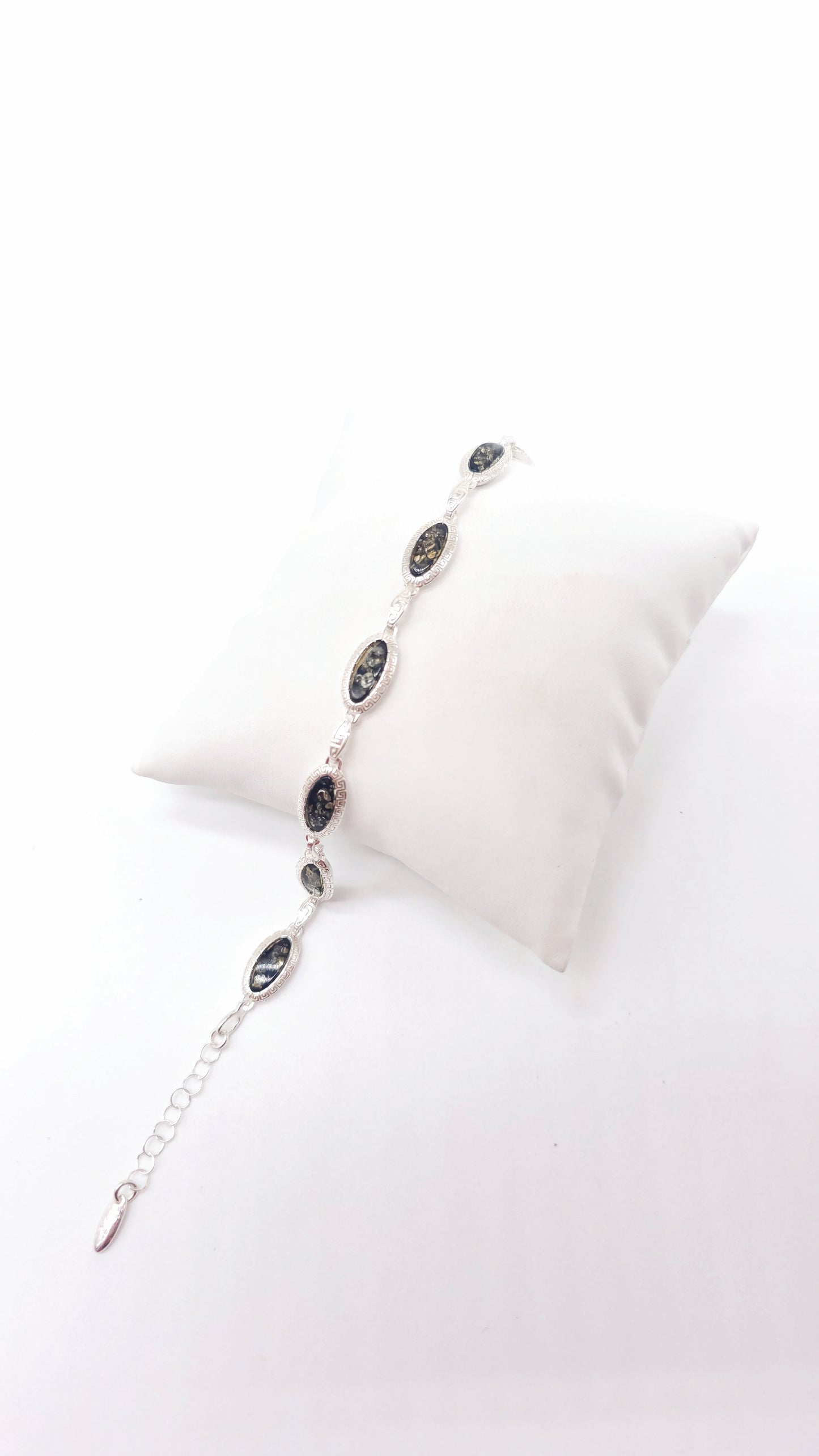 Women's bracelet made of 925 silver amber