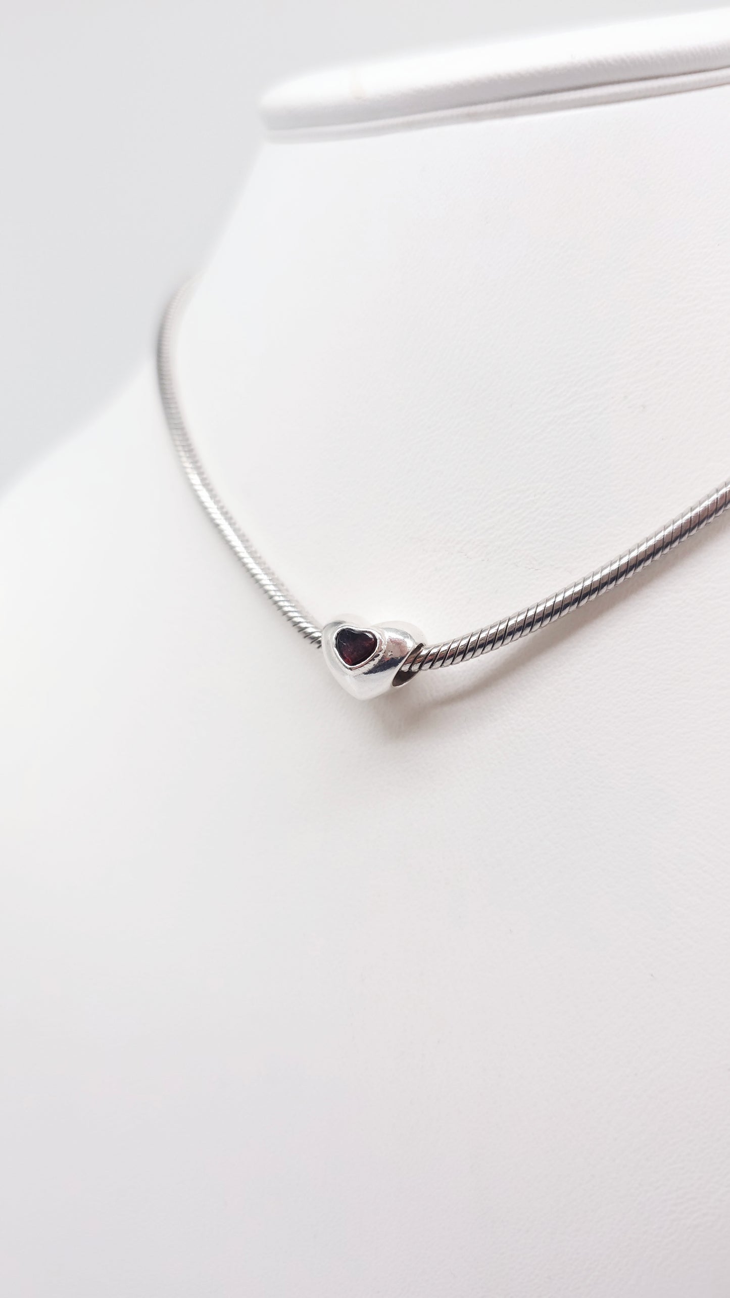 Sieraadbedel voor armband of ketting – hartje barnsteen