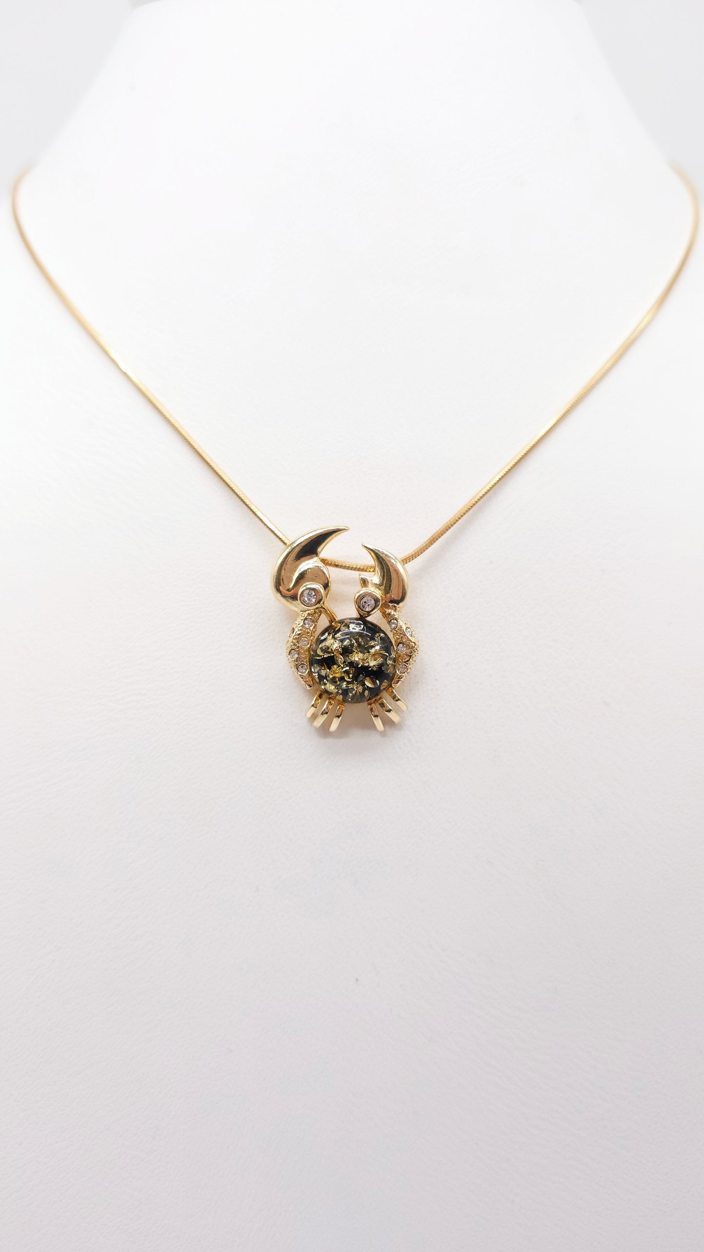 Bernstein Schmuck Krebs – Naturstein im Tierkreisdesign