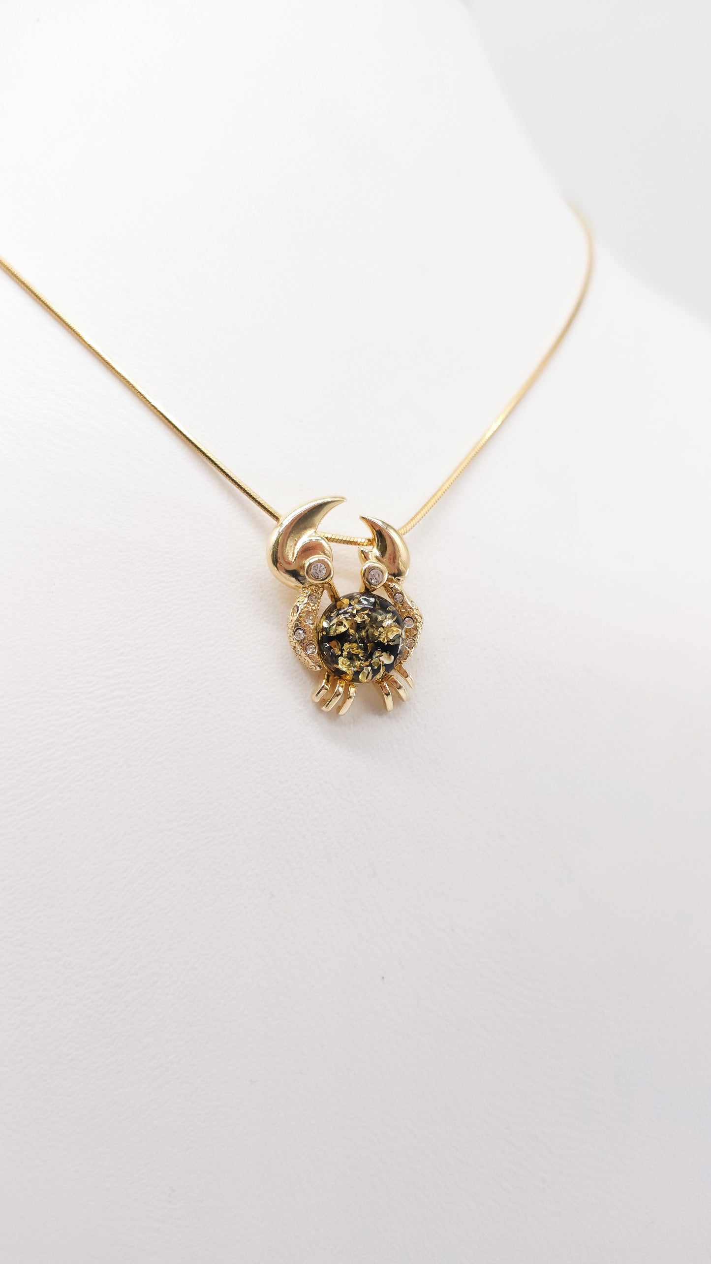 Bernstein Schmuck Krebs – Naturstein im Tierkreisdesign