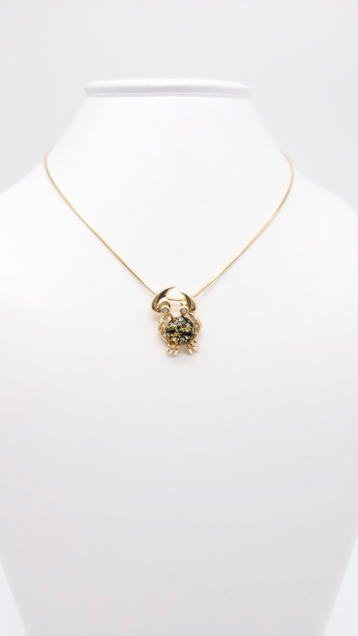 Bernstein Schmuck Krebs – Naturstein im Tierkreisdesign