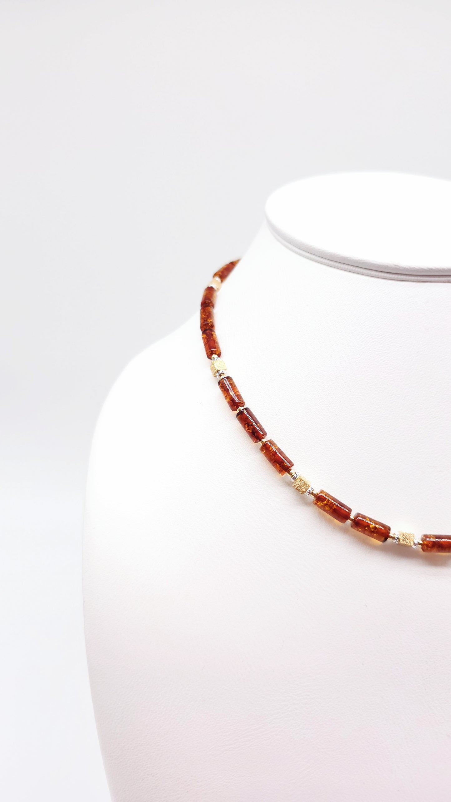 Barnsteenketting voor dames – Collier met karabijnsluiting