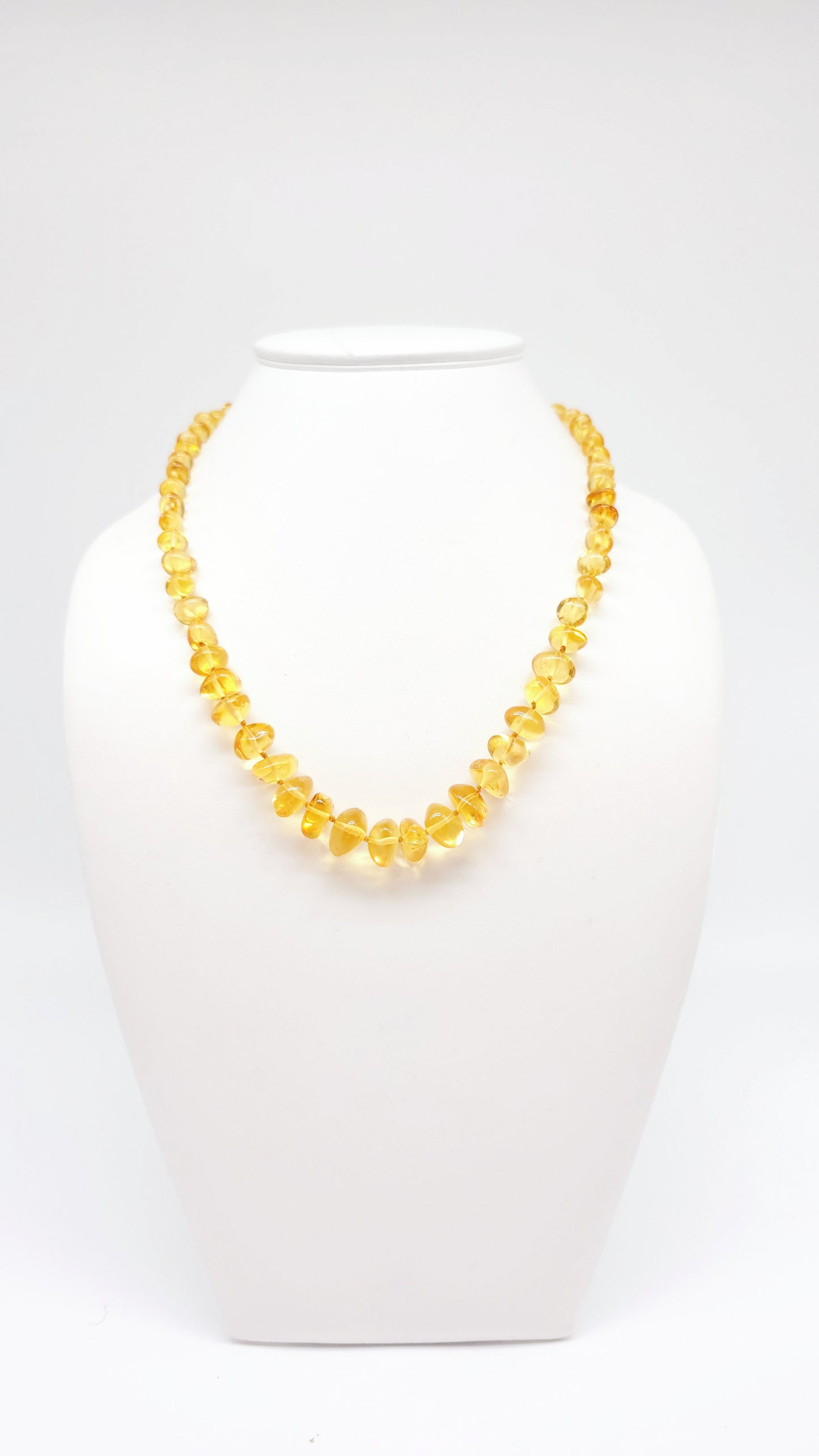 High-quality natural amber necklace for women