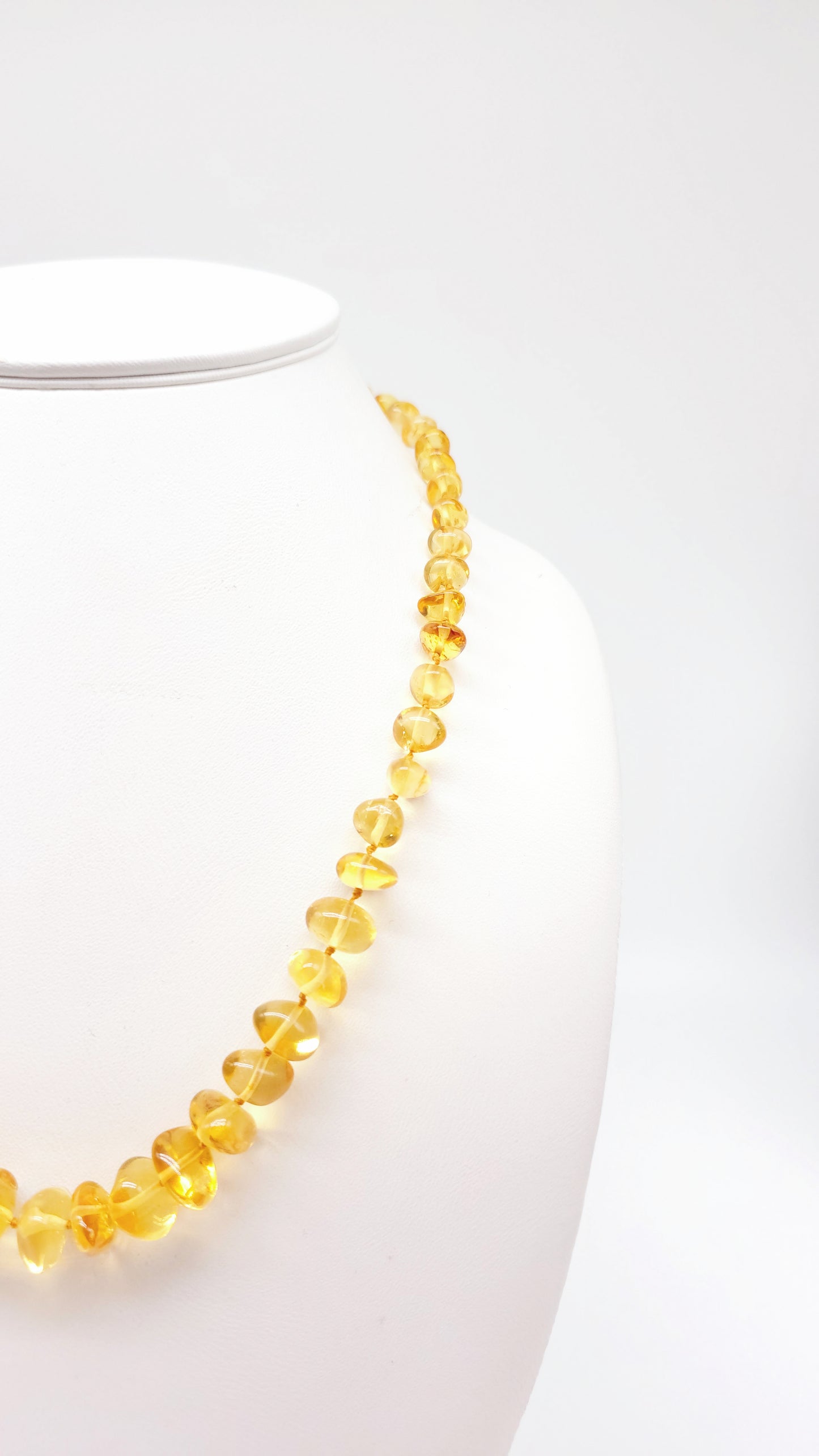 High-quality natural amber necklace for women