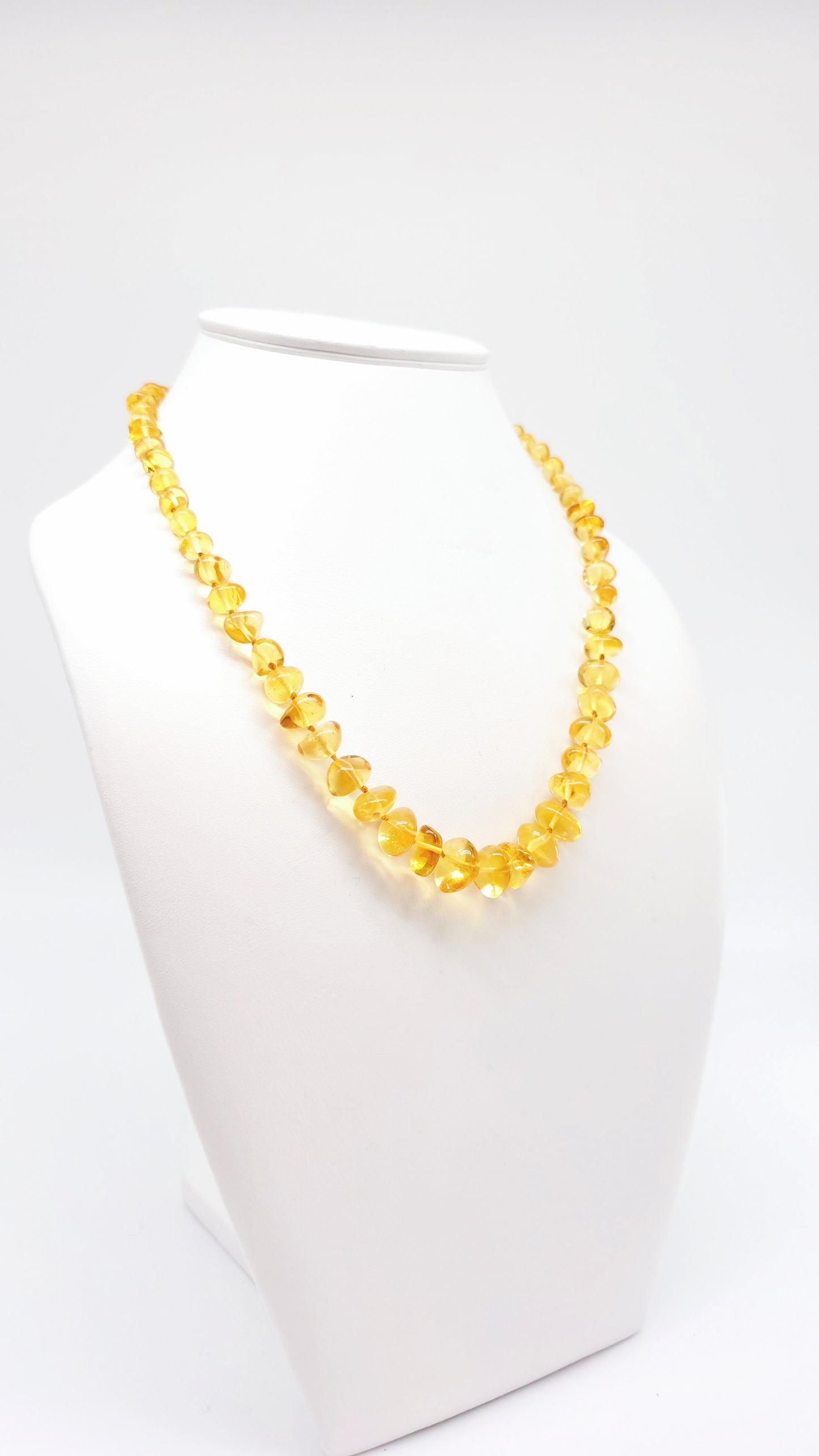 High-quality natural amber necklace for women