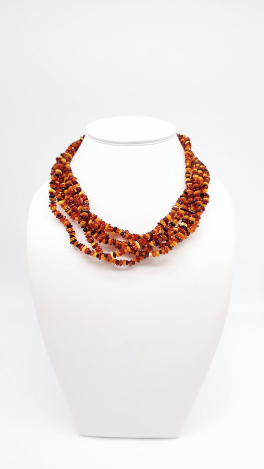 Amber statement necklace – a unique piece of jewelry